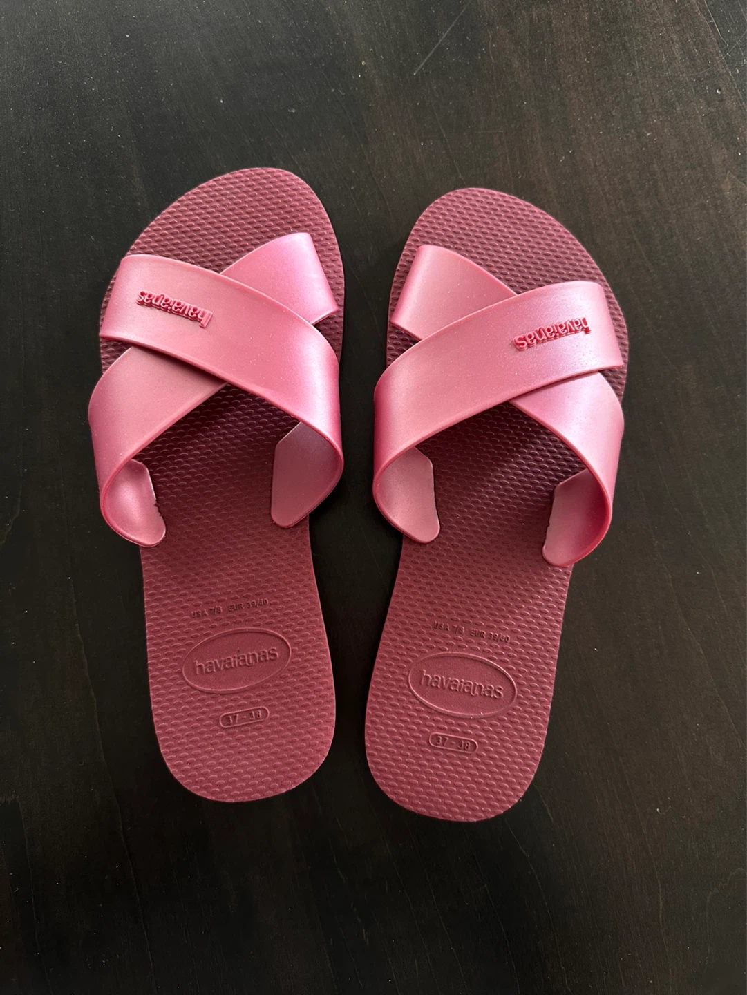 Havaianas Metallic Criss-Cross Strap Flip Flops Size 7/8