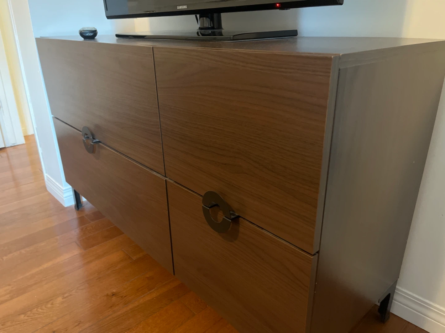 Modern 4-Drawer Dresser - photo 4