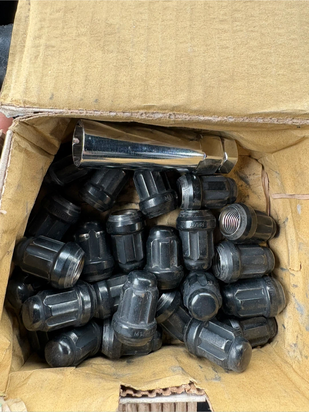 Black jeep lug nuts