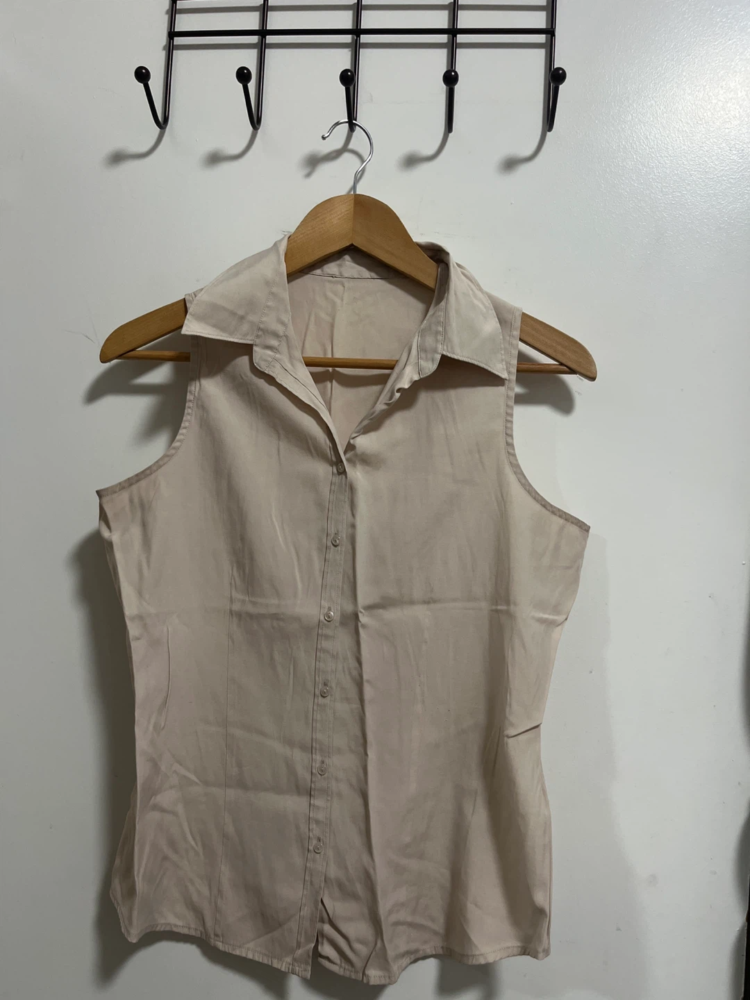 Sleeveless Collared Button-Up Shirt - Beige