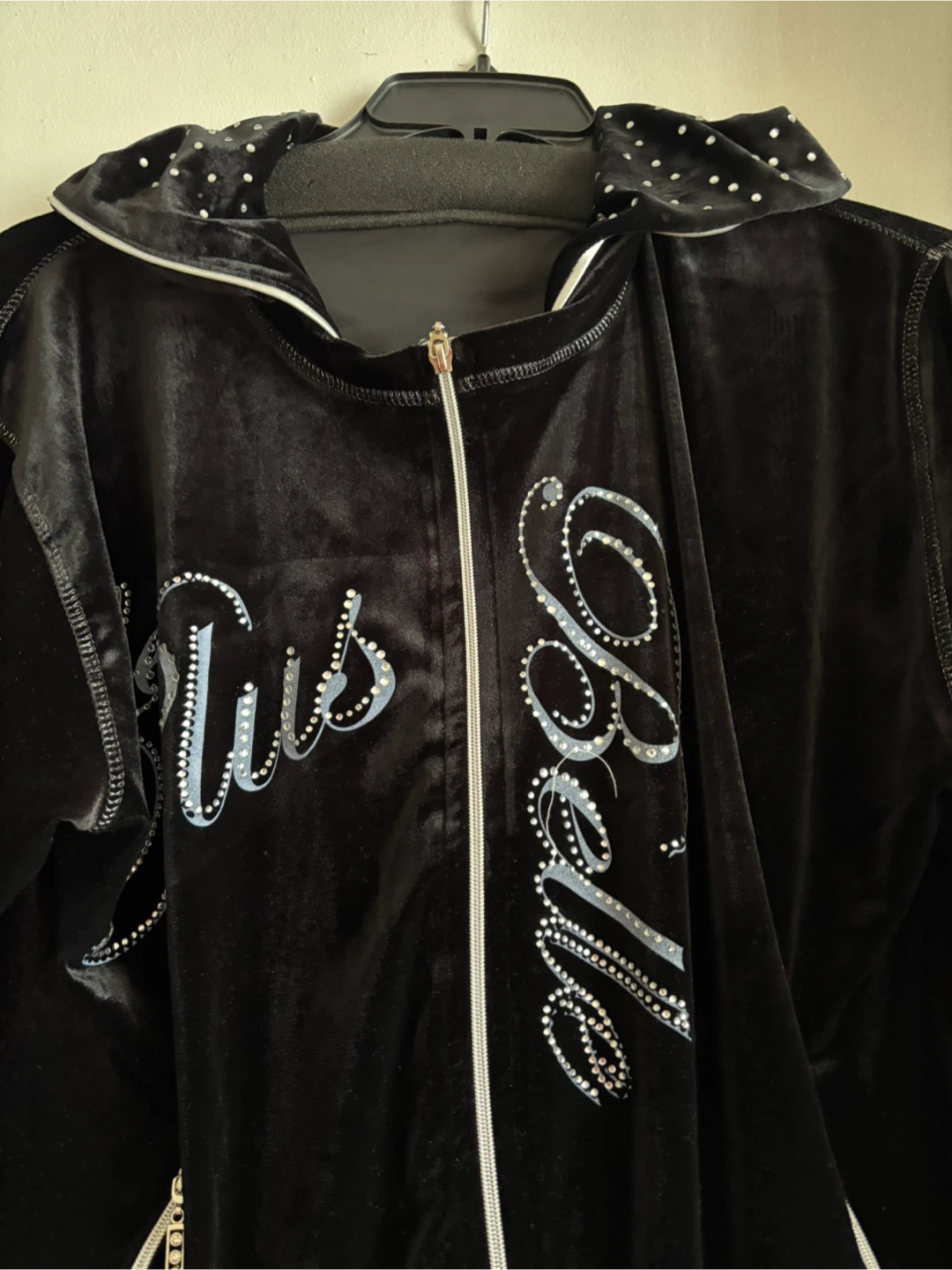 black velour tracksuit set with silver graphic accents - photo 4