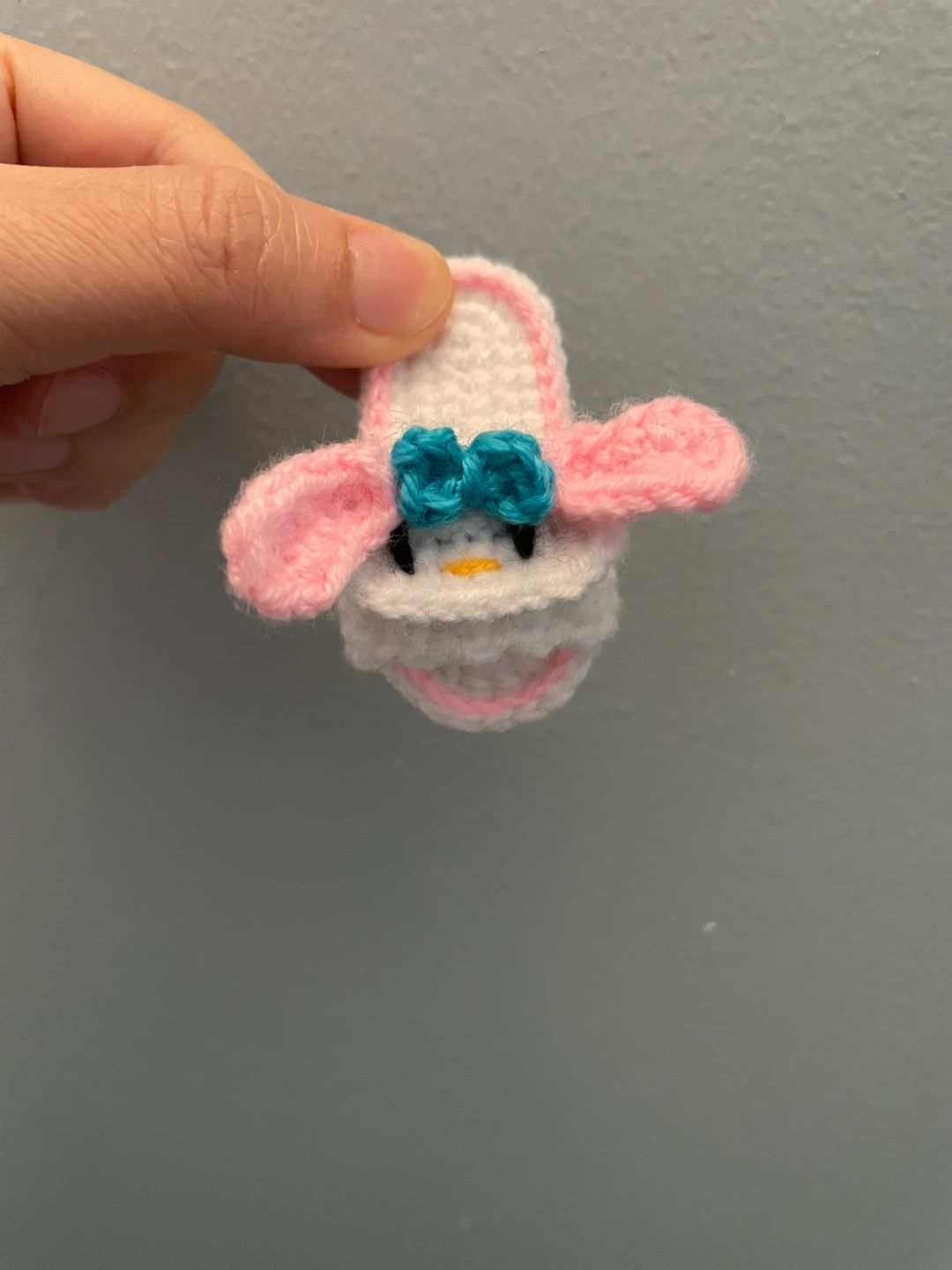 Crocheted Mini Slippers Keychain/Charm - Strawberry & Daisy Duck - photo 3