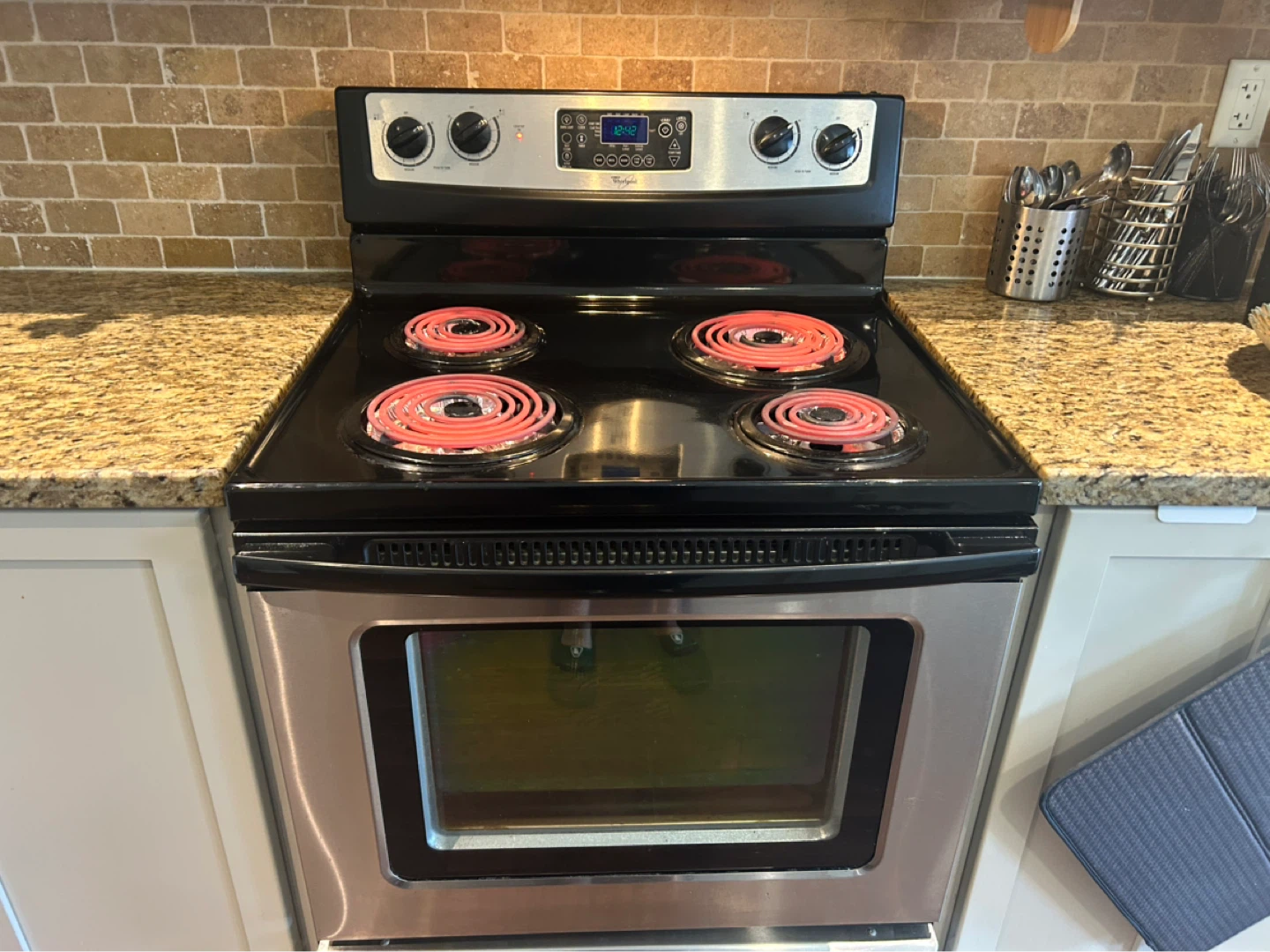 Whirlpool Electric Coil Top Range - photo 3