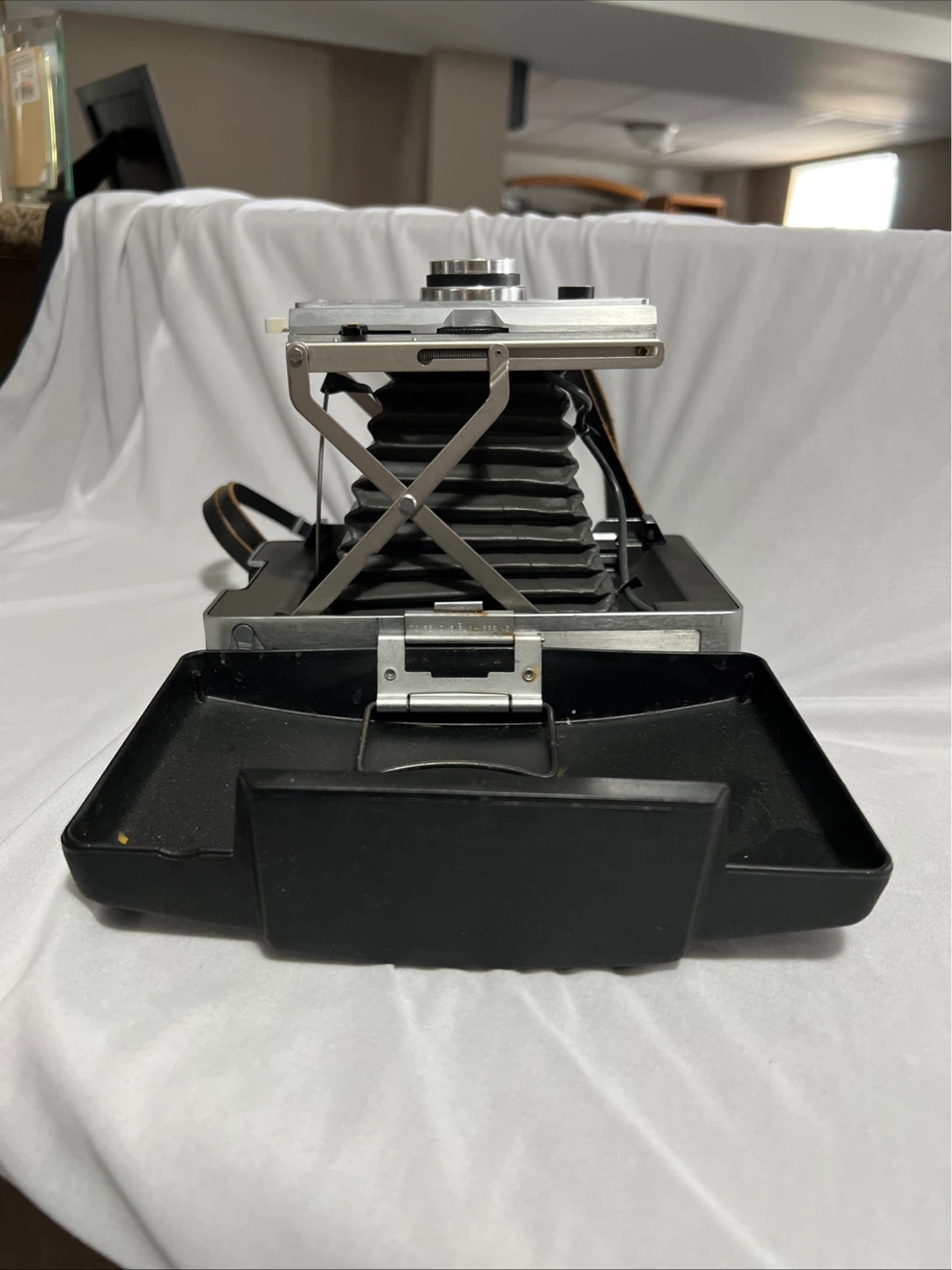 1960s Polaroid Automatic 240 Land Camera - photo 2