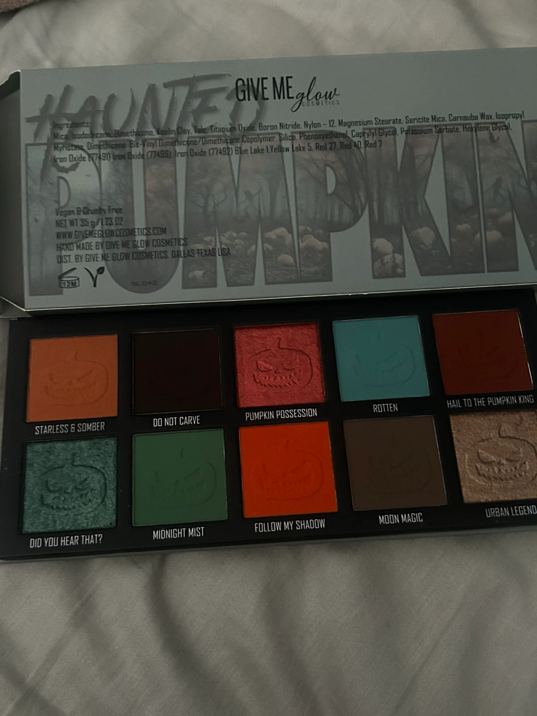 Give Me Glow Haunted Pumpkin Eyeshadow Palette - photo 2