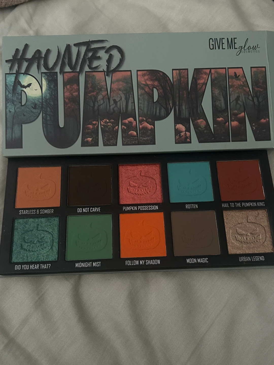 Give Me Glow Haunted Pumpkin Eyeshadow Palette