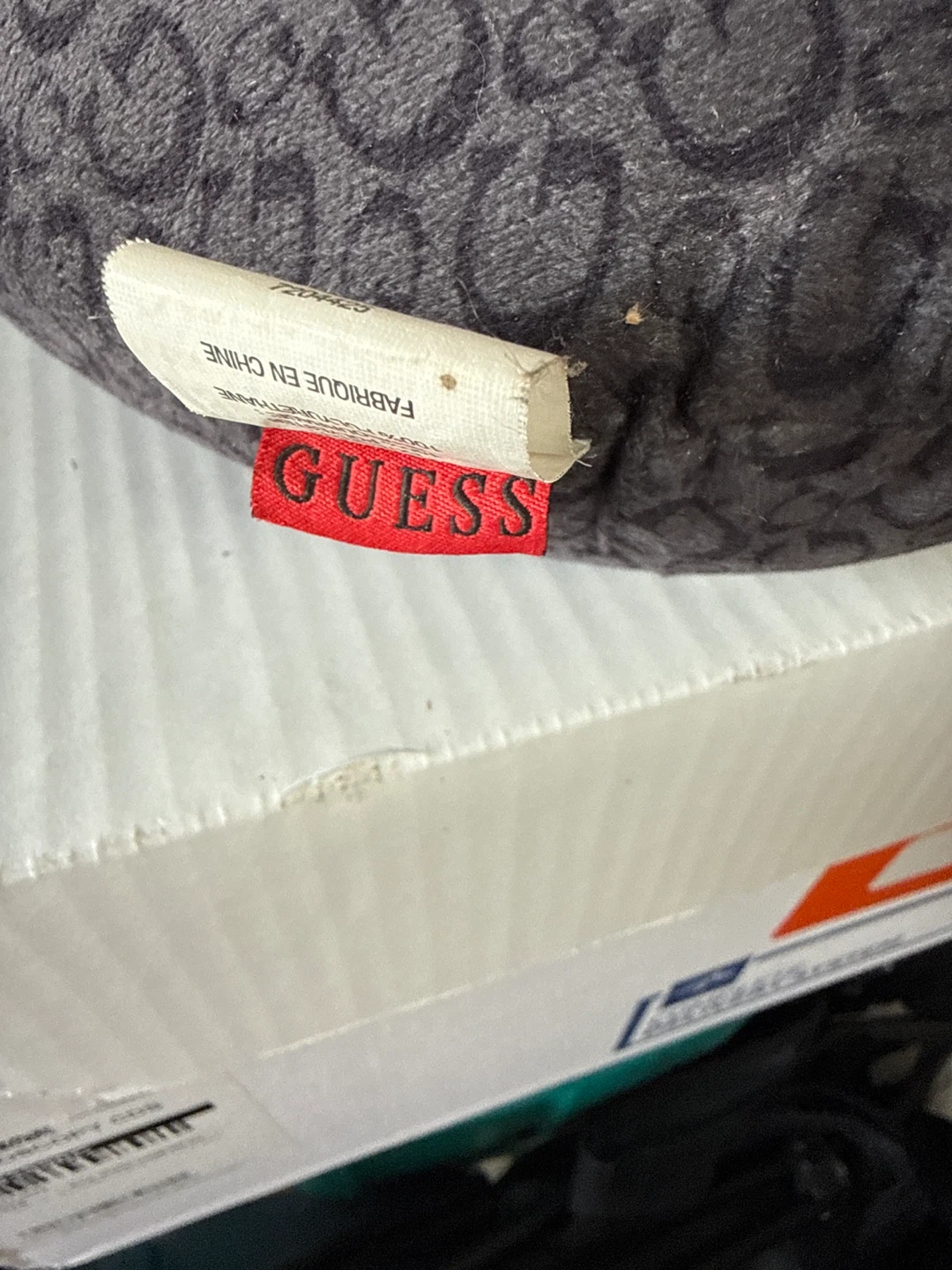 Guess Neck Pillow - photo 2