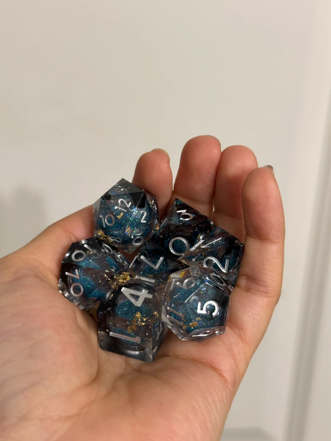🆕 Liquid Core Dice Set x7 - Black & Blue
