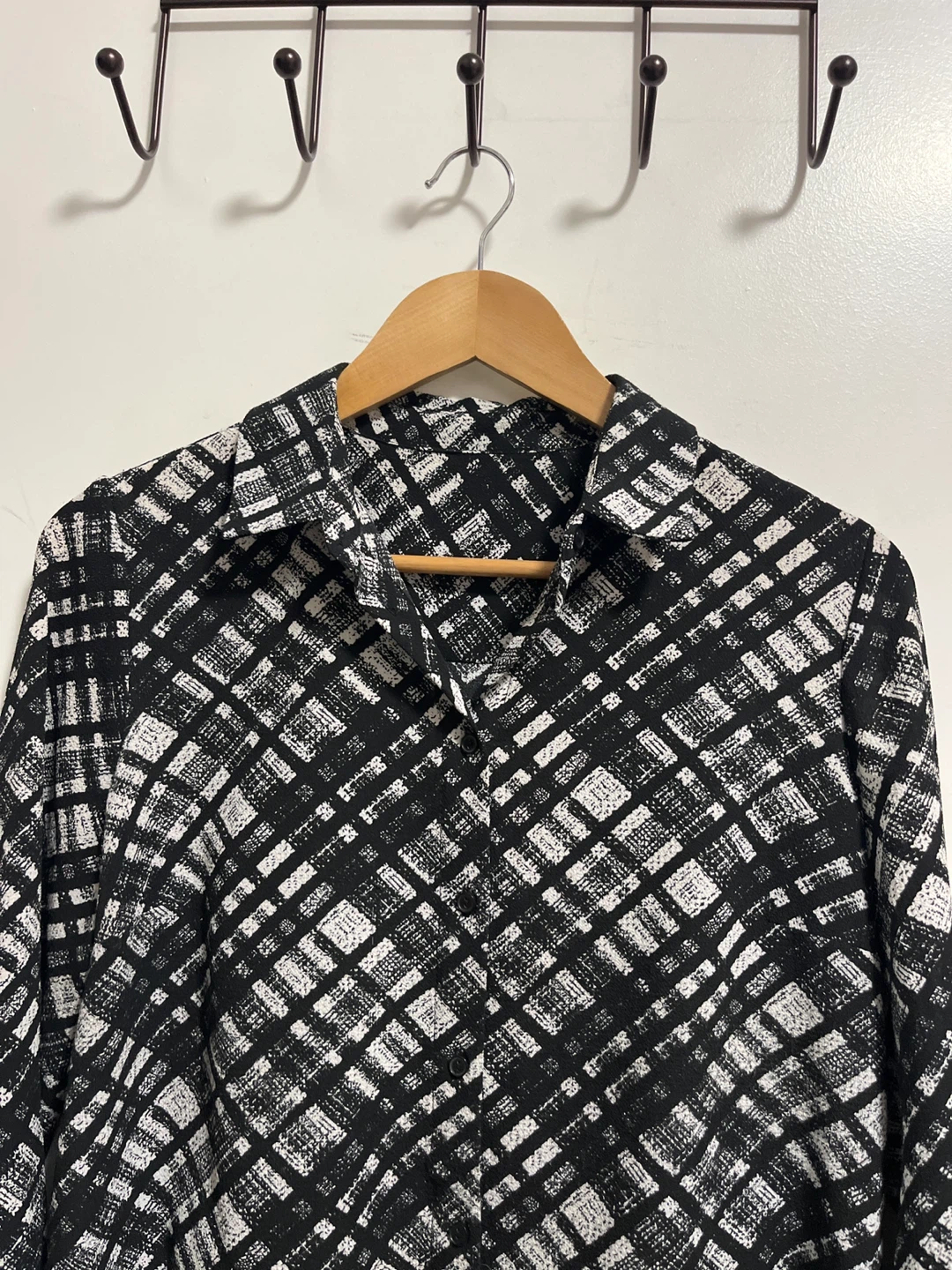 Black and White Patterned Long Sleeve Button-Up Shirt - photo 2