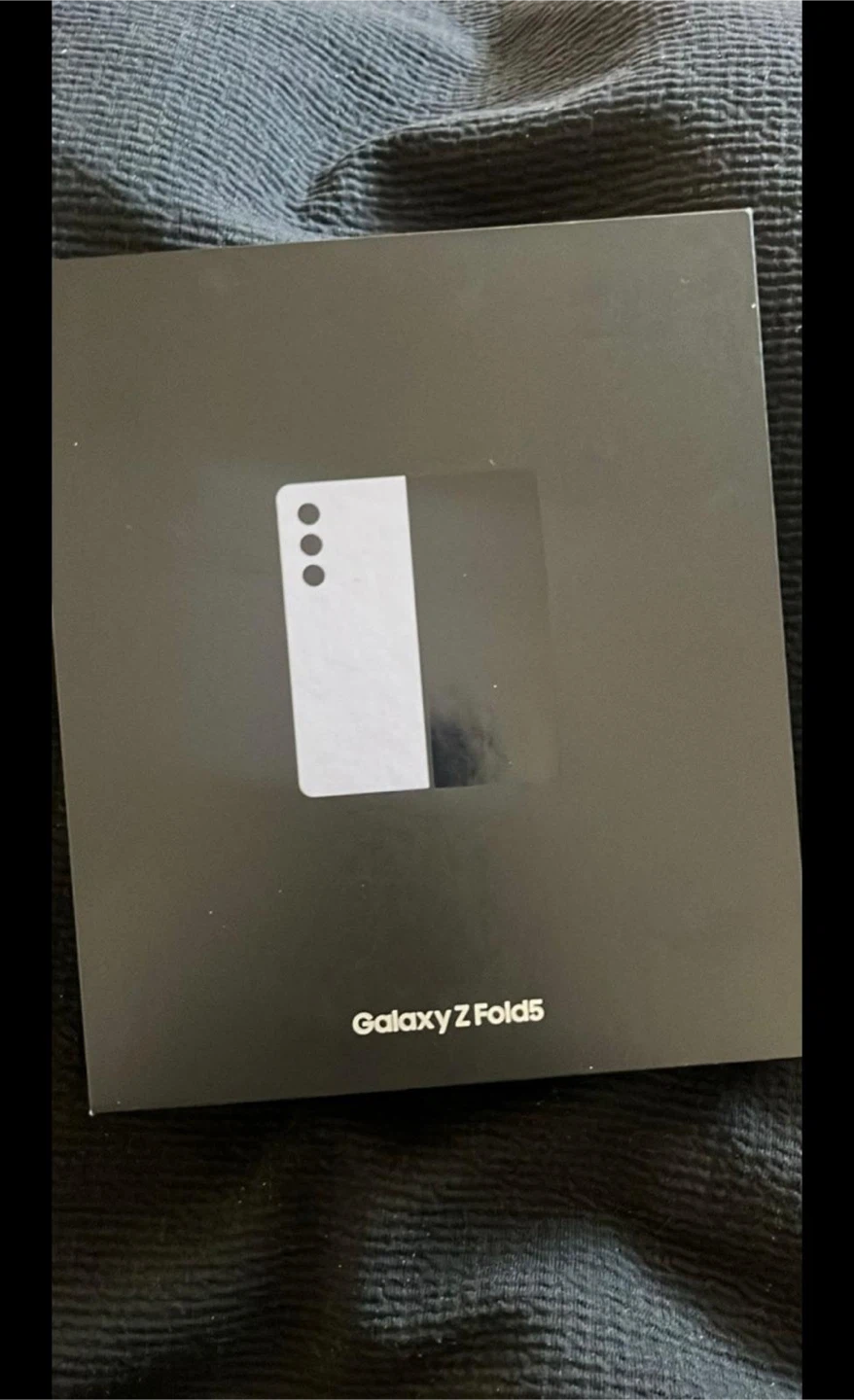 Samsung Z fold 5 - photo 2