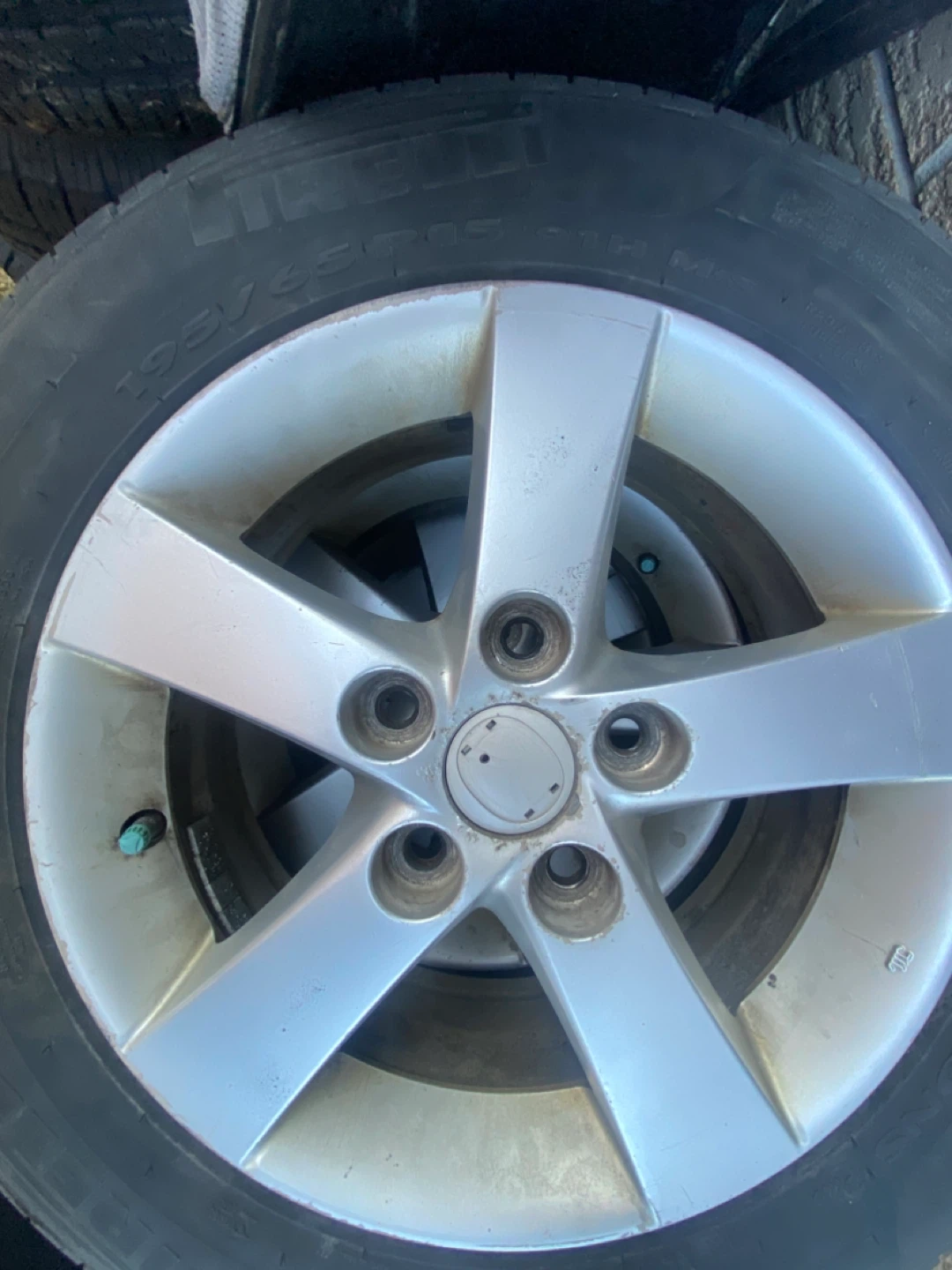 Set of 4 Pirelli Tires with Rims - photo 3