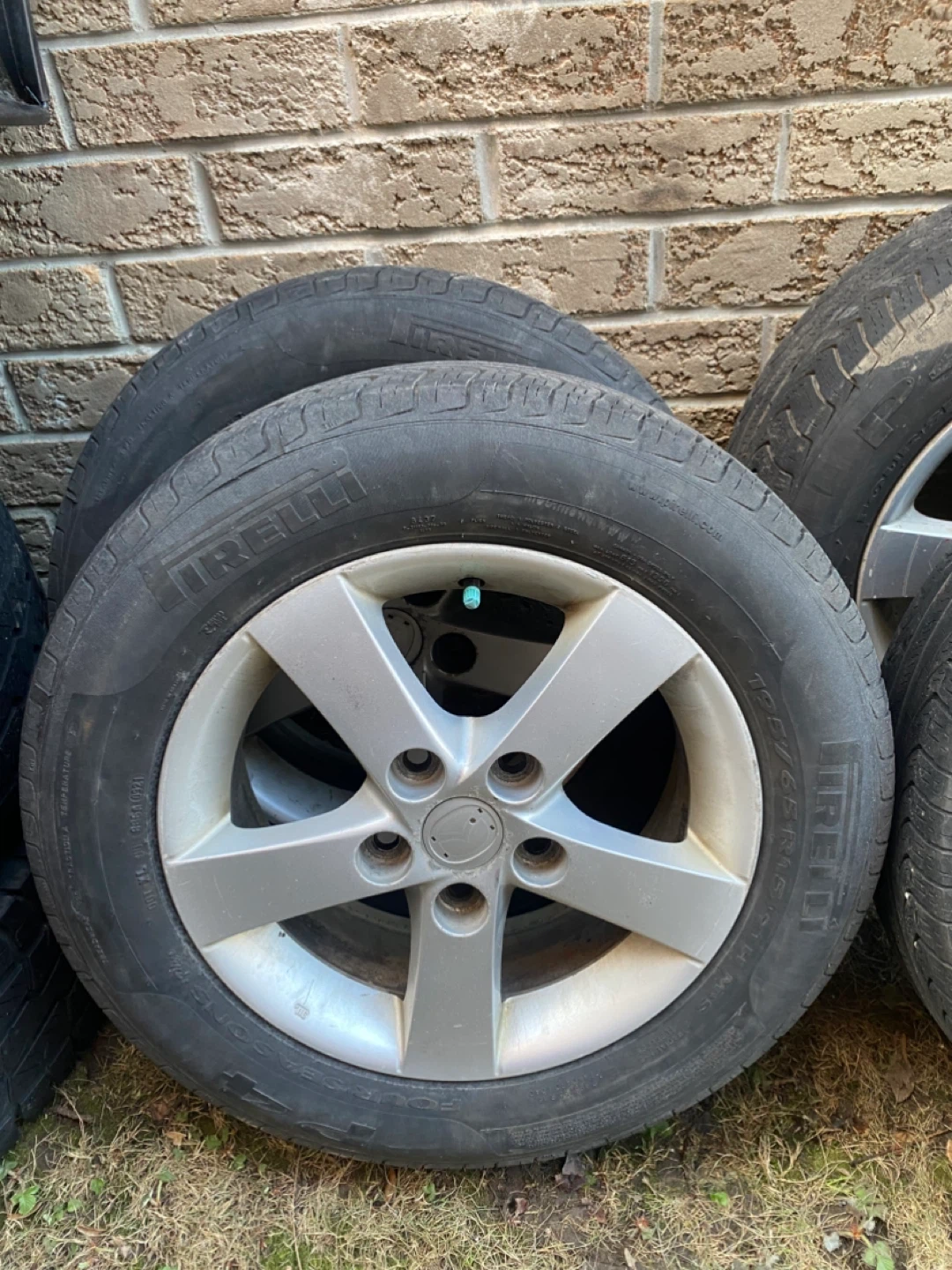 Set of 4 Pirelli Tires with Rims - photo 2