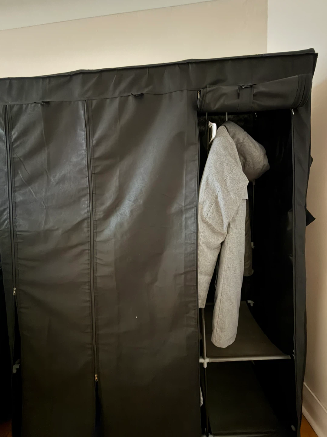 cloth organised