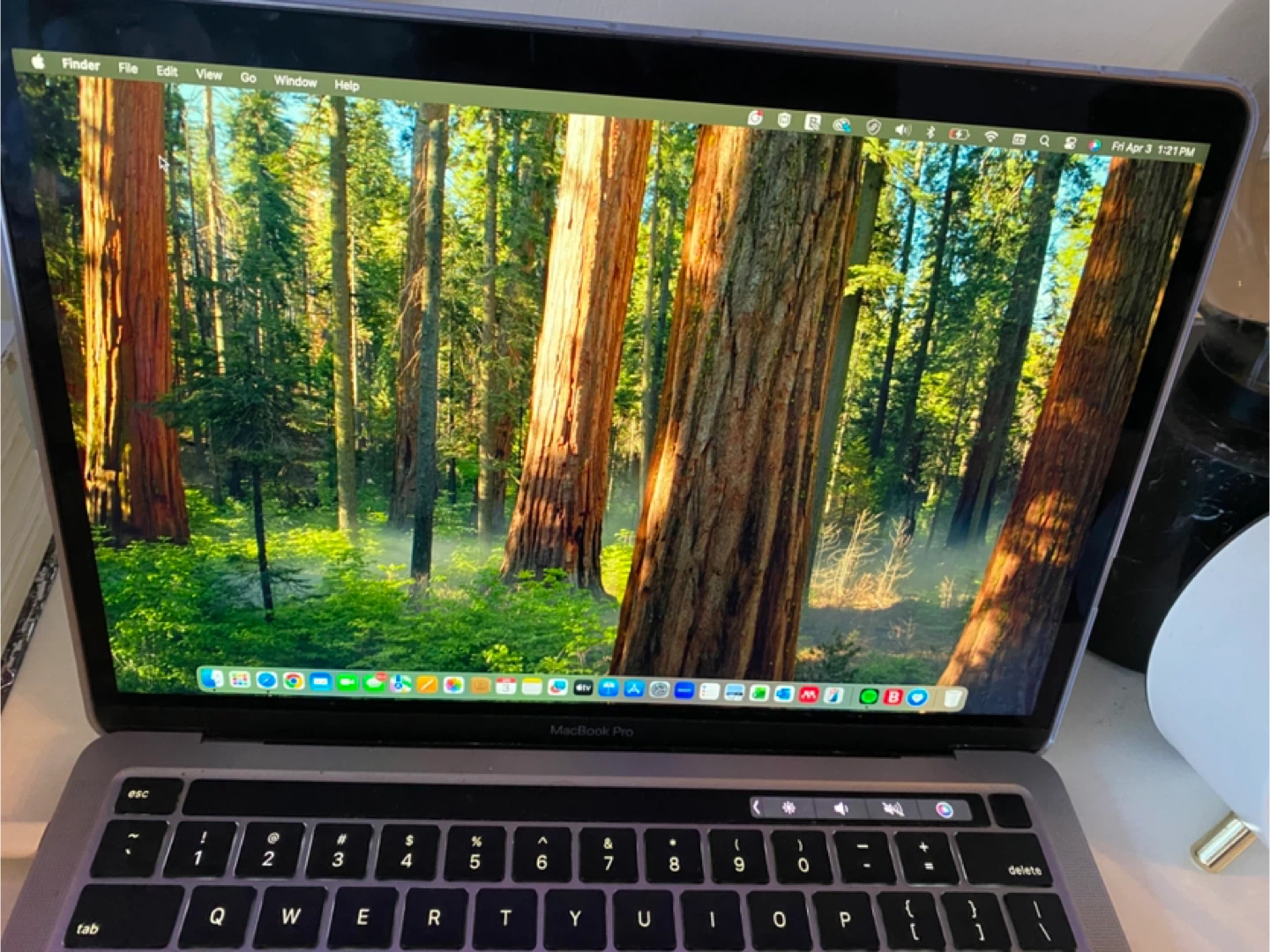 Apple MacBook Pro 13 Laptop (2020 model) - like new - photo 4