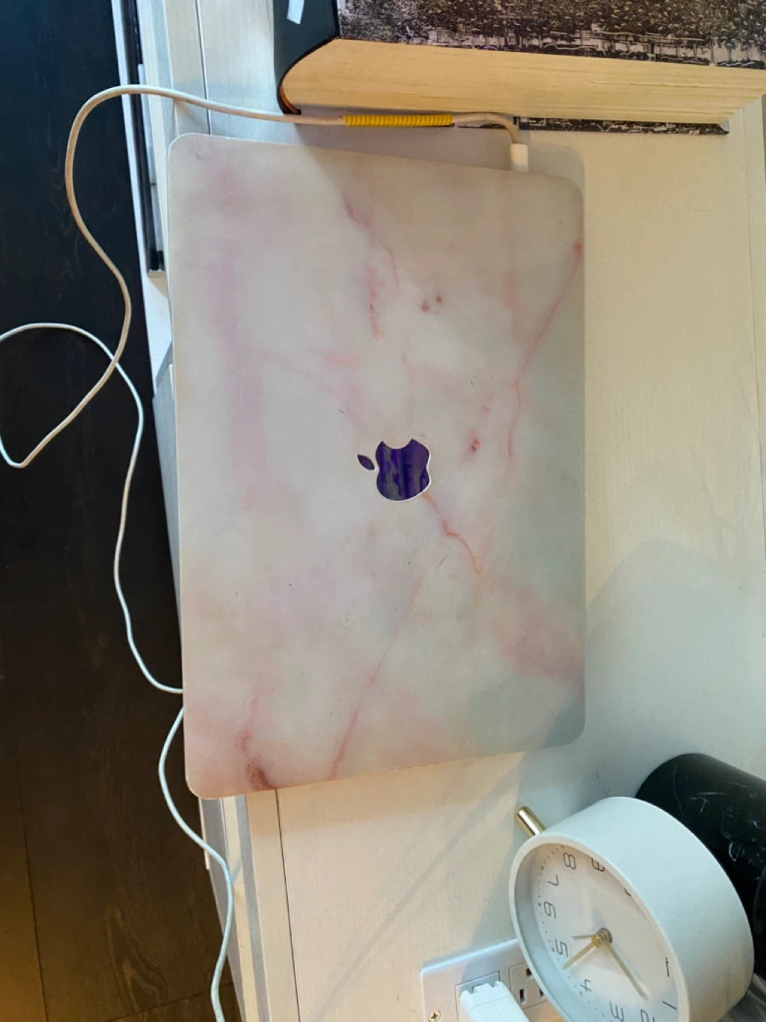 Apple MacBook Pro 13 Laptop (2020 model) - like new - photo 2