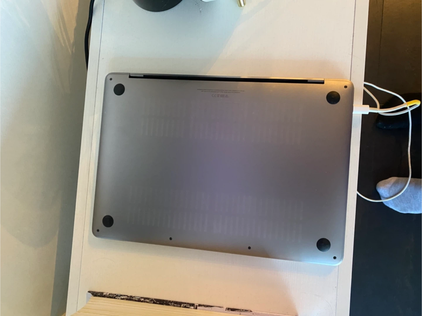 Apple MacBook Pro 13 Laptop (2020 model) - like new - photo 5