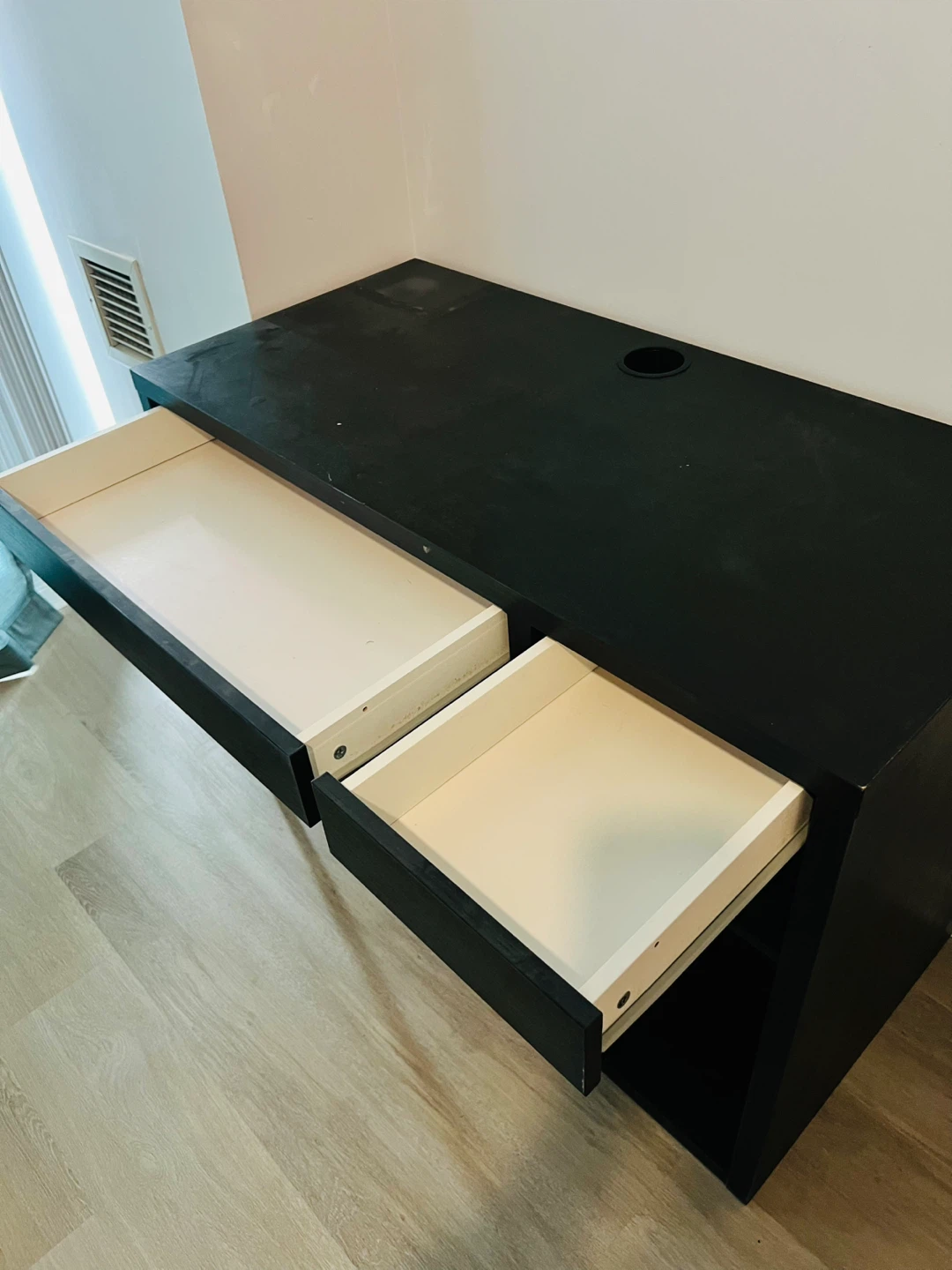 IKEA MICKE Desk - Black-brown - photo 3