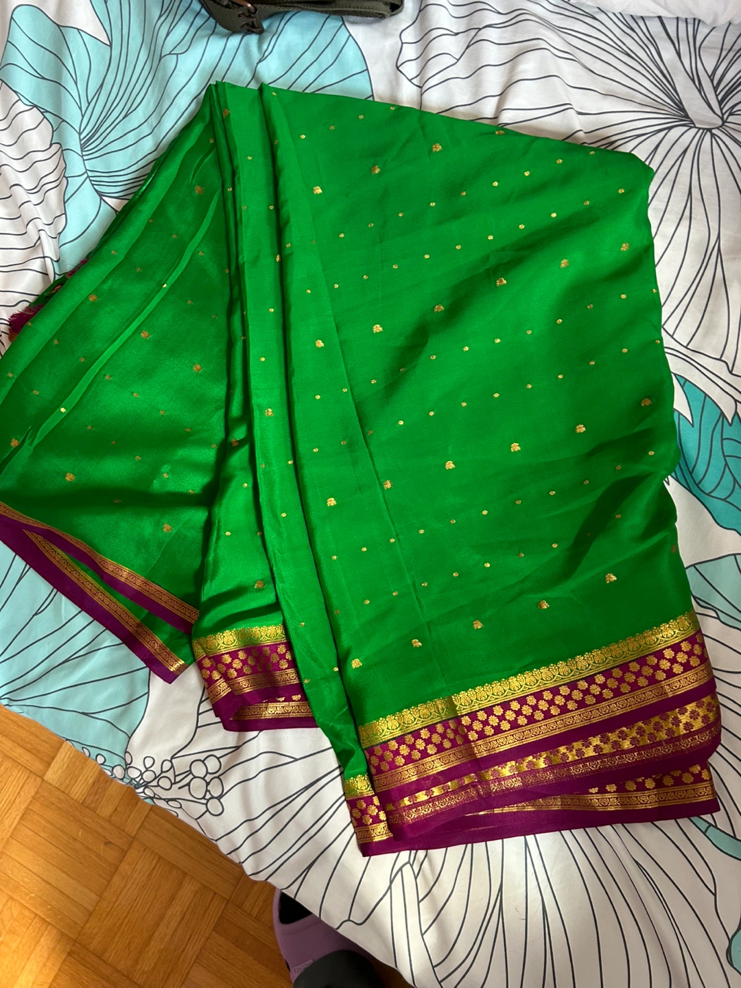 Green Saree with Gold and Purple Border - photo 2