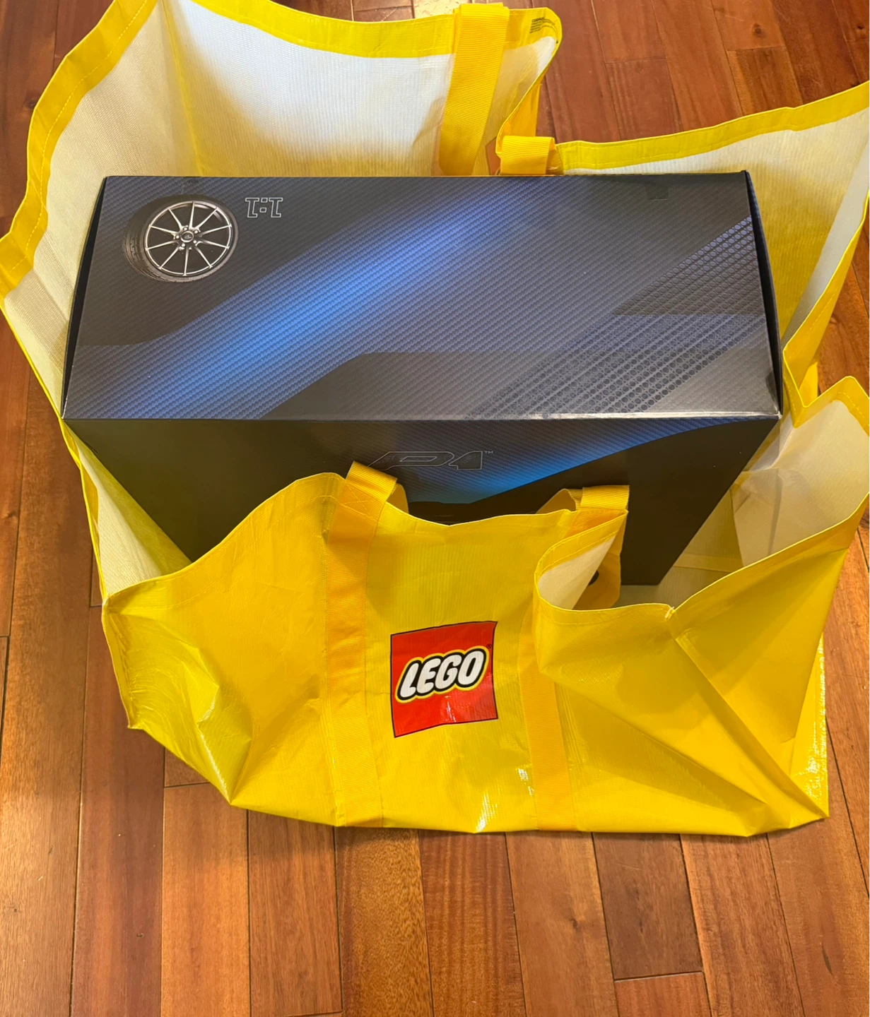 Brand New LEGO Technic McLaren P1 - photo 3