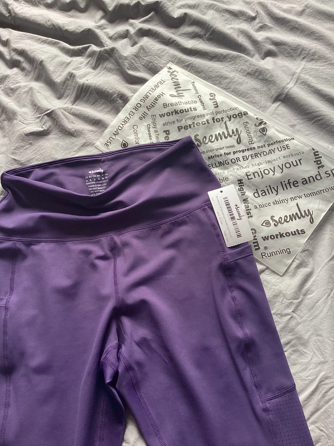 New High Waisted Leggings with side Pockets - size small - photo 4