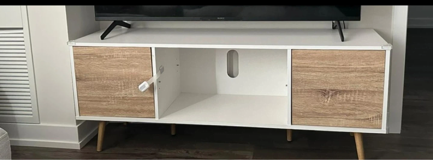 White and Wood Entertainment Unit