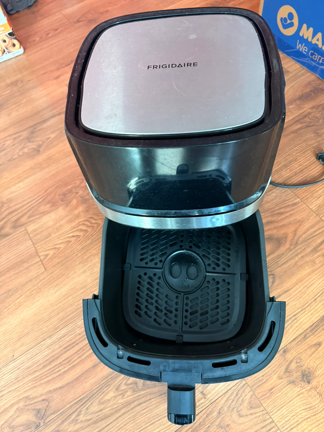 Frigidaire Air Fryer - photo 4