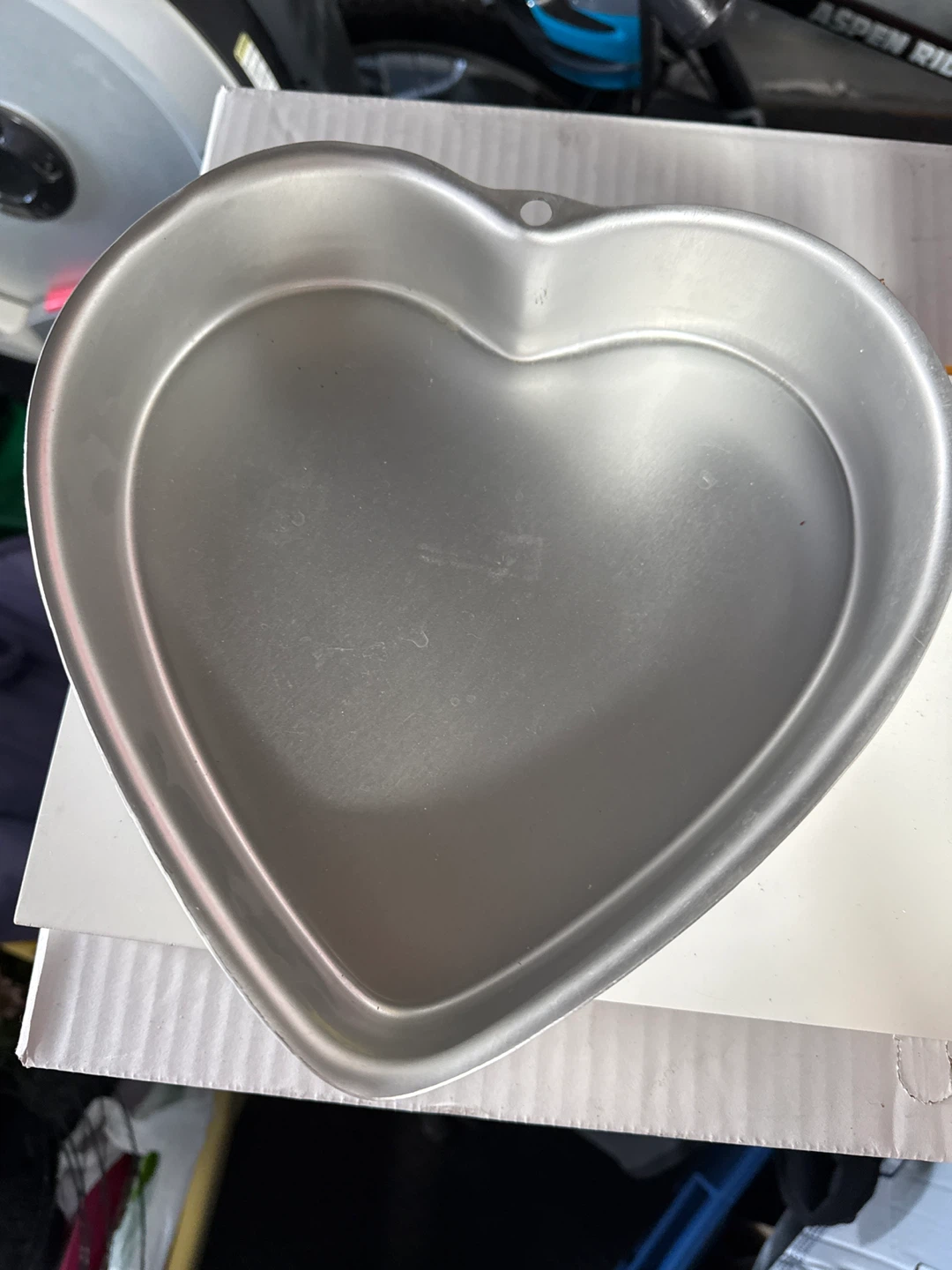 Heart-shaped cake pan