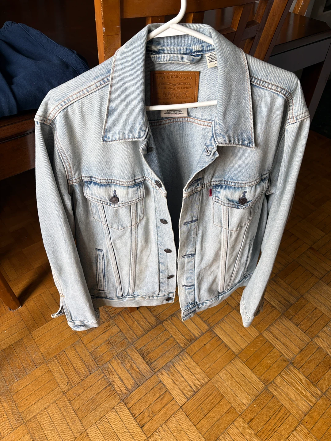 Levi's Denim Jacket premium size large   medium wash - photo 2