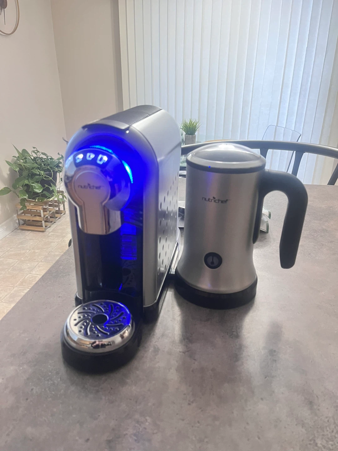 NutriChef Espresso Machine with Milk Frother - photo 3