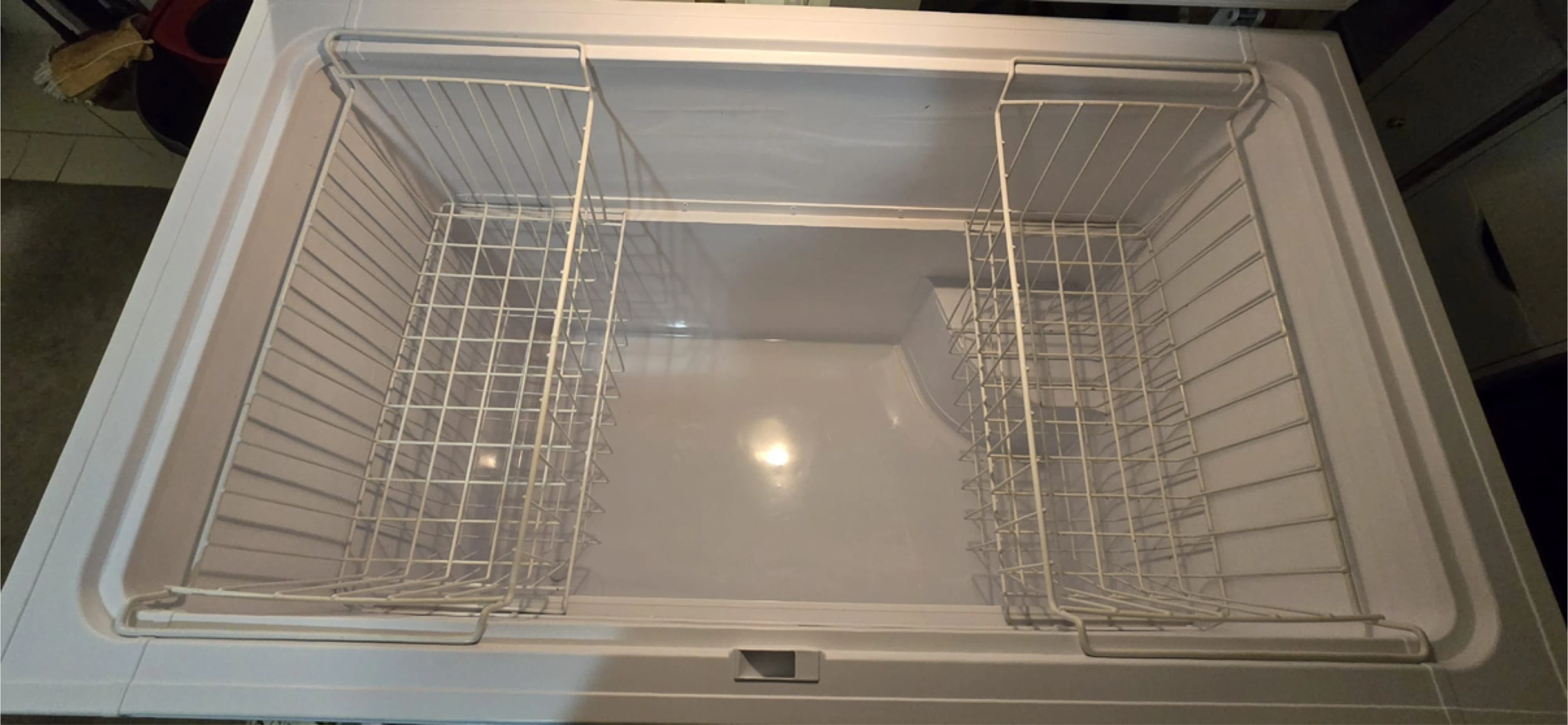 White Chest Freezer - photo 3