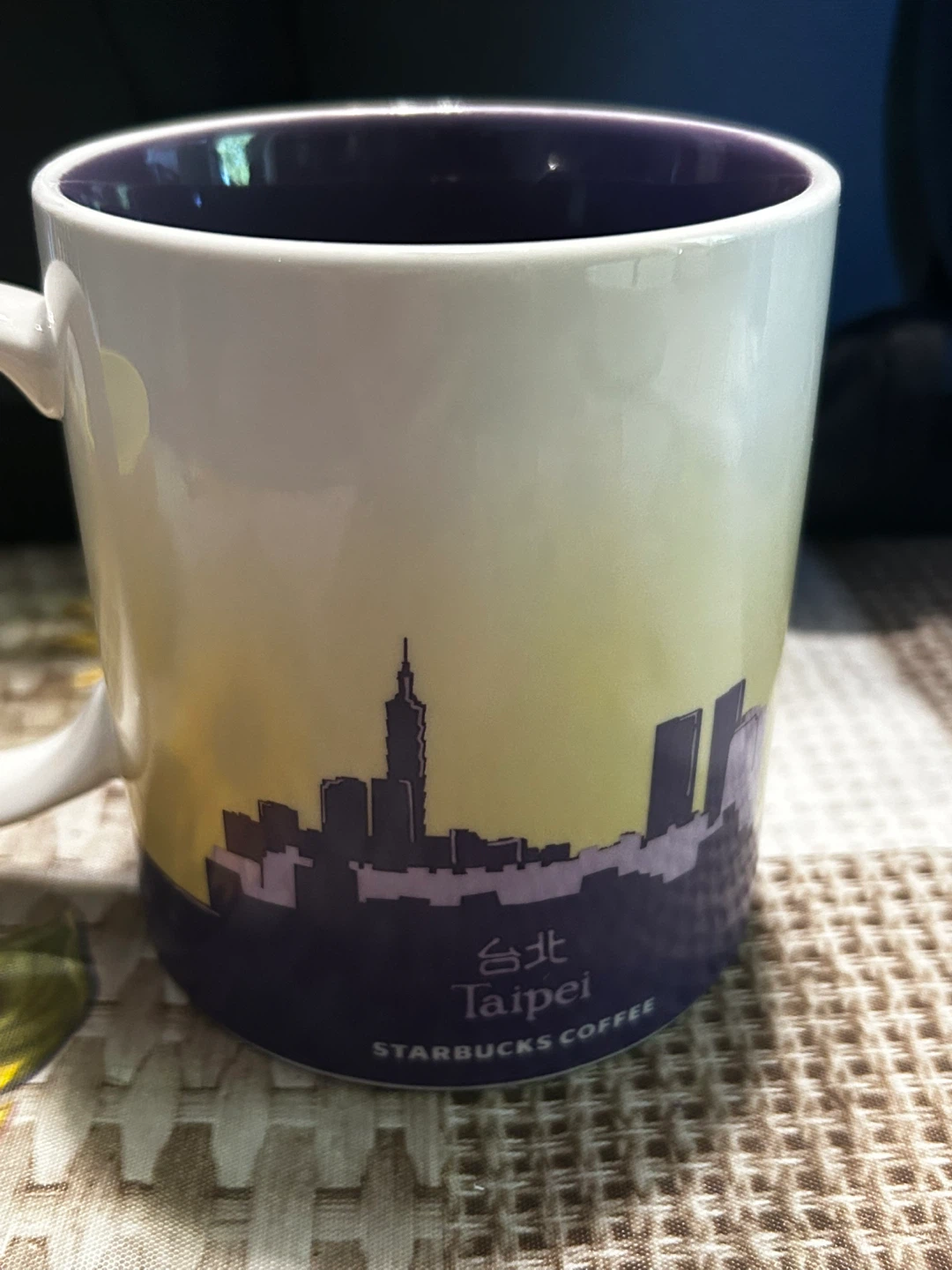 Starbucks Taipei City Mug 16 oz - photo 3