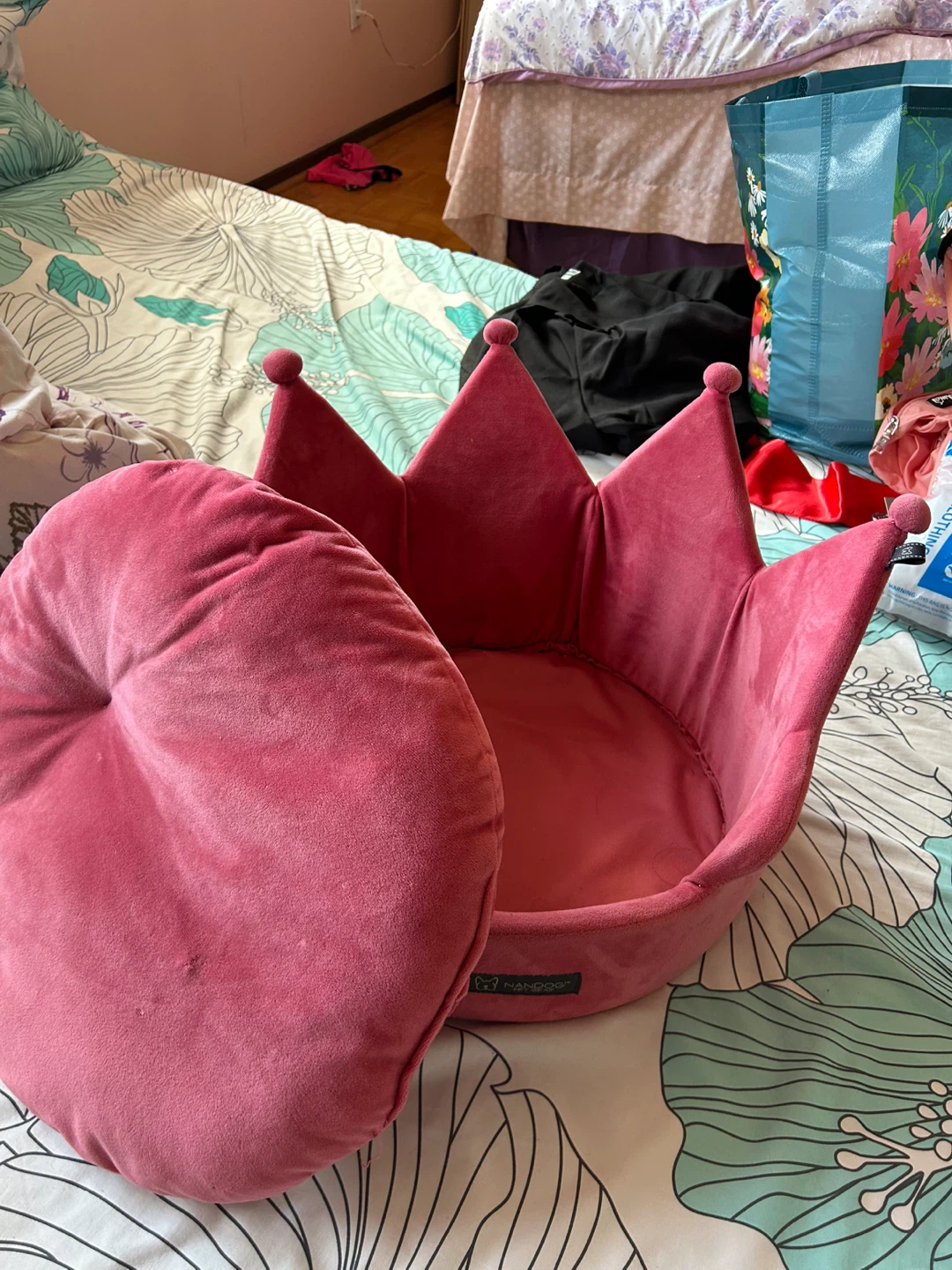 Nandog Pink Crown Small Pet Bed - photo 2