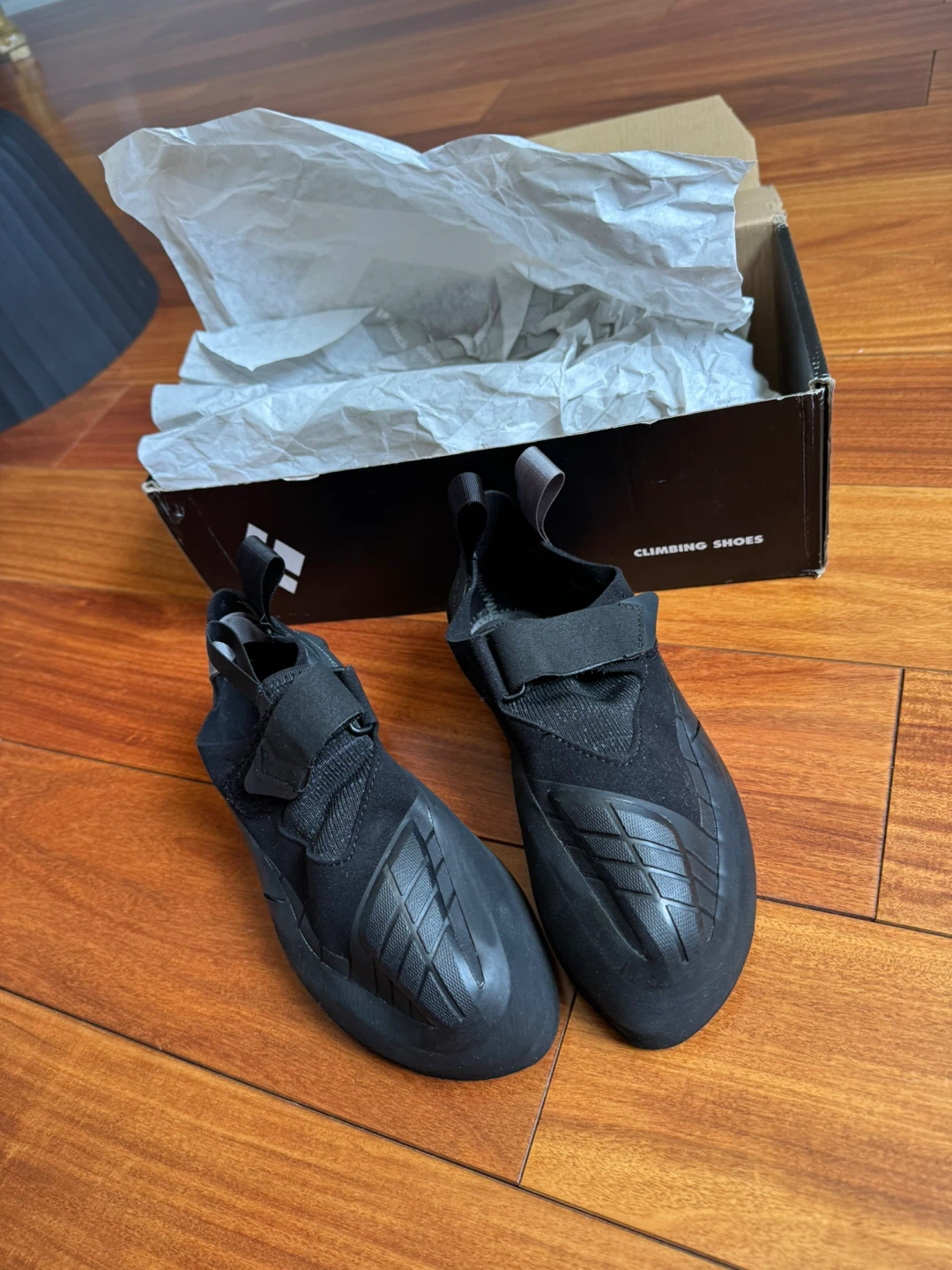 NEW- Black Diamond Shadow Climbing Shoes - Black, US Size 8