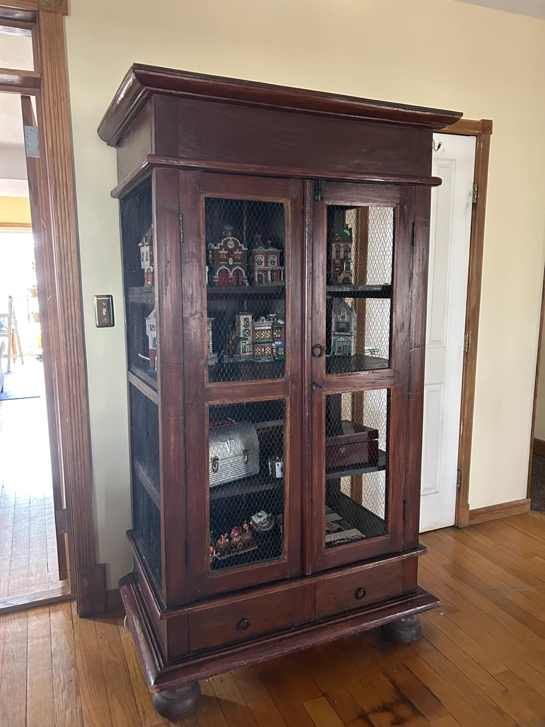 VINTAGE DISPLAY CABINET