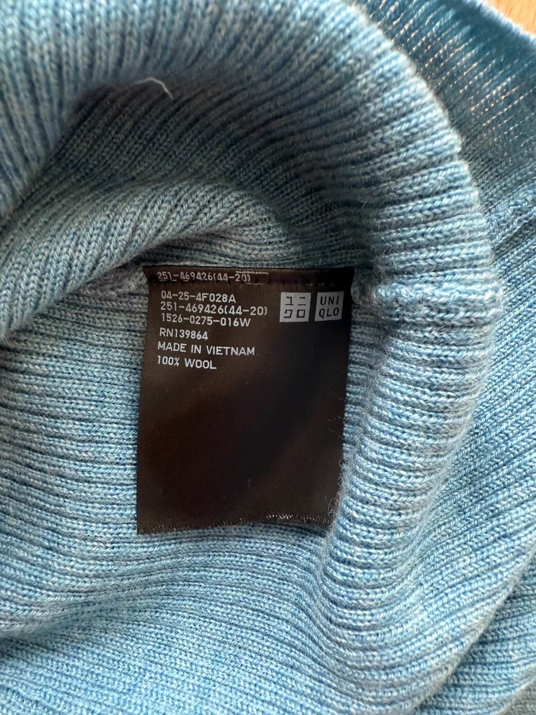Uniqlo Blue 100% Wool Turtleneck Sweater Size M - photo 2
