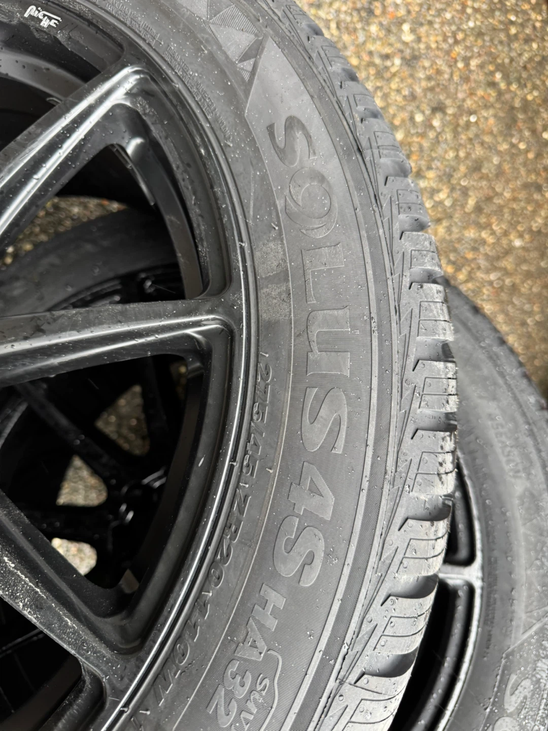 Set of 4 - Kumho Solus 4S HA32 275/45R20 110W All Weather Tires - photo 4