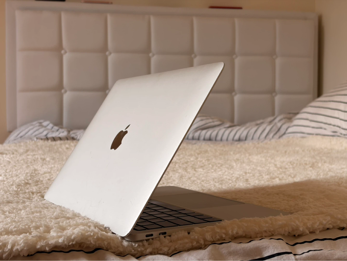 Apple MacBook Air Silver (Retina, M1, 2020) - photo 3