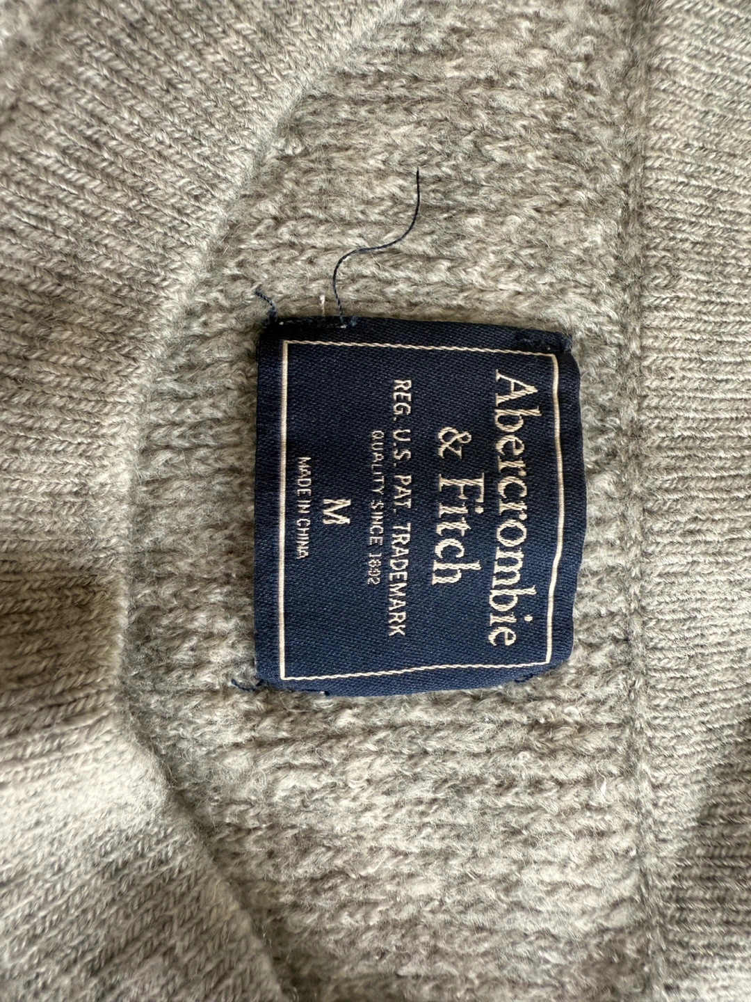 Abercrombie & Fitch Gray Crew Neck Sweater Size M - photo 3