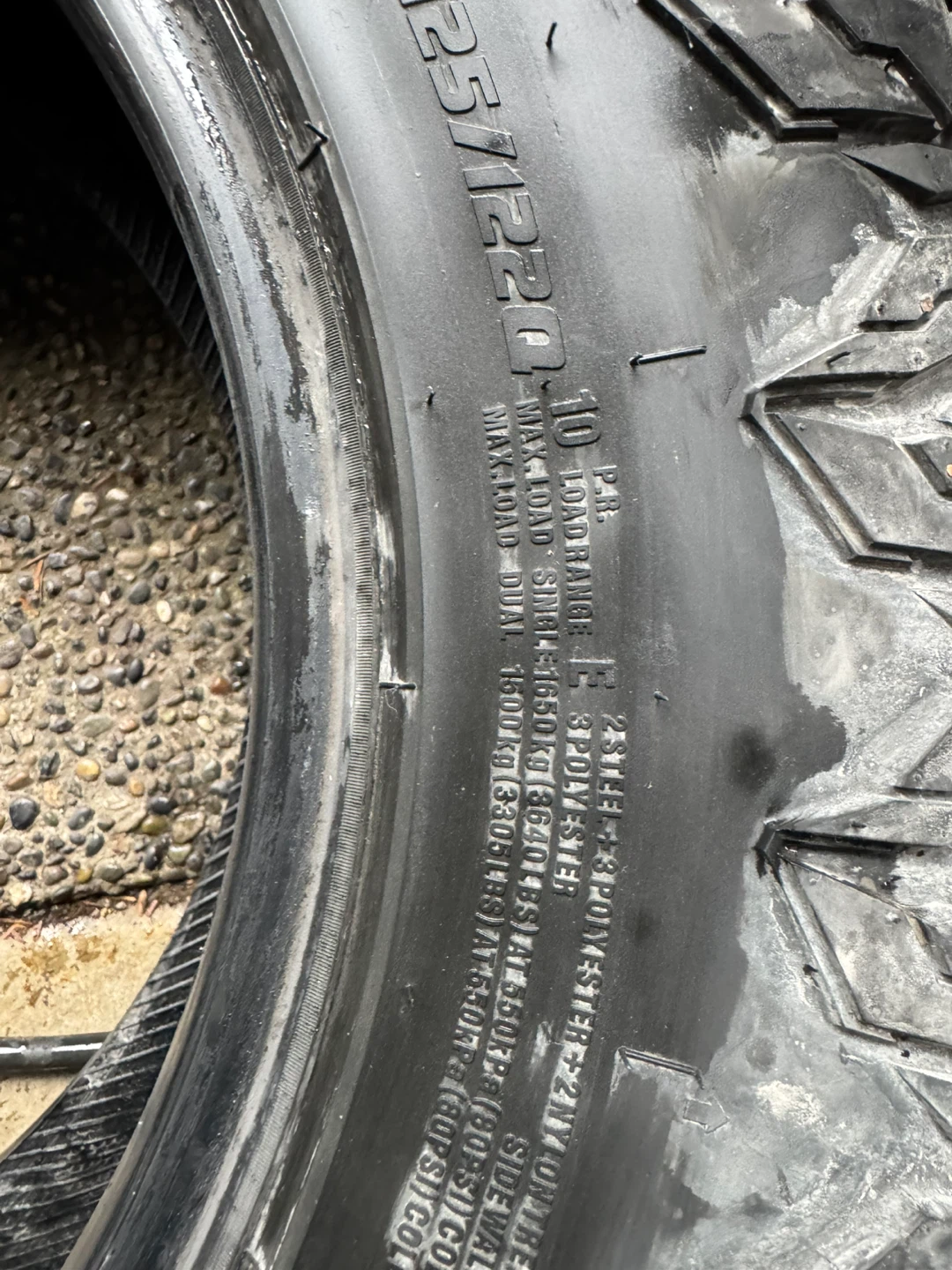 Set of 4 -  LT275/70R18 Mud-Terrain Load E T/A® KM3 Tire - photo 4