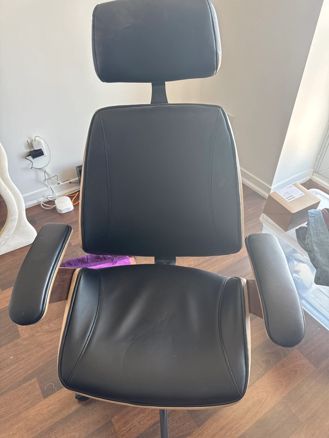 Ergonomic Office Chair with Headrest and Wooden Accents