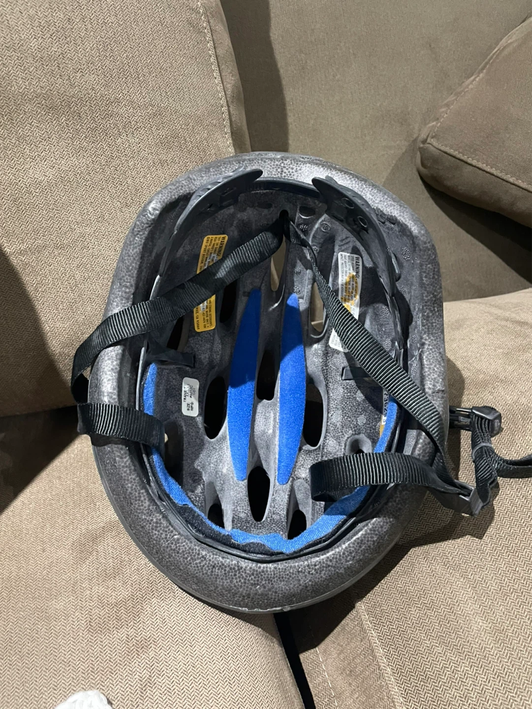 Giro Blue Cycling Helmet - photo 3