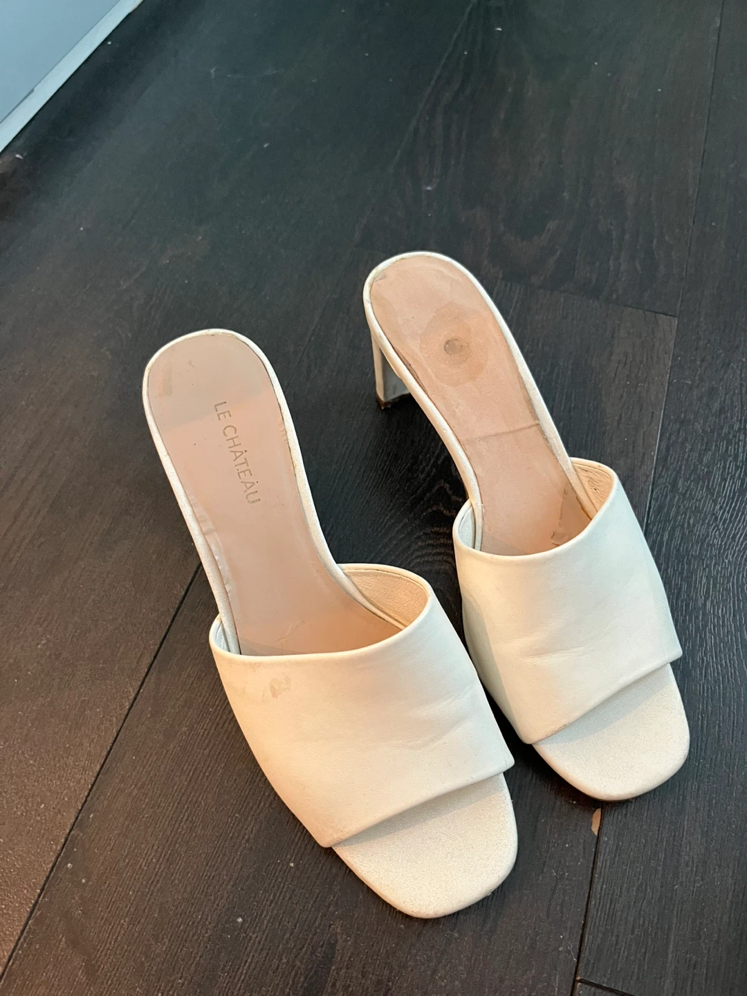LE CHÂTEAU White Block Heel Mules - Size 39