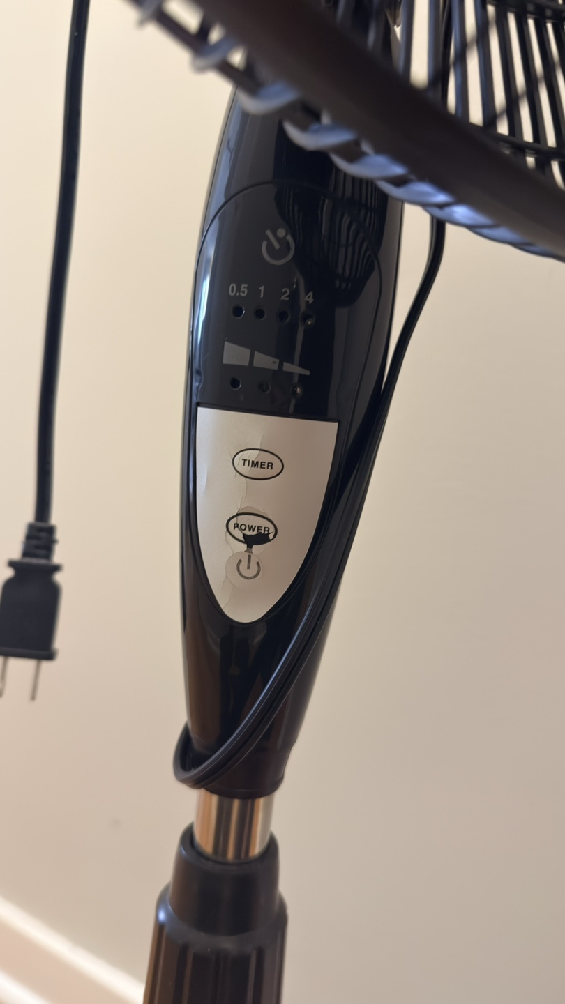 BLACK+DECKER Pedestal Fan with Remote - photo 2