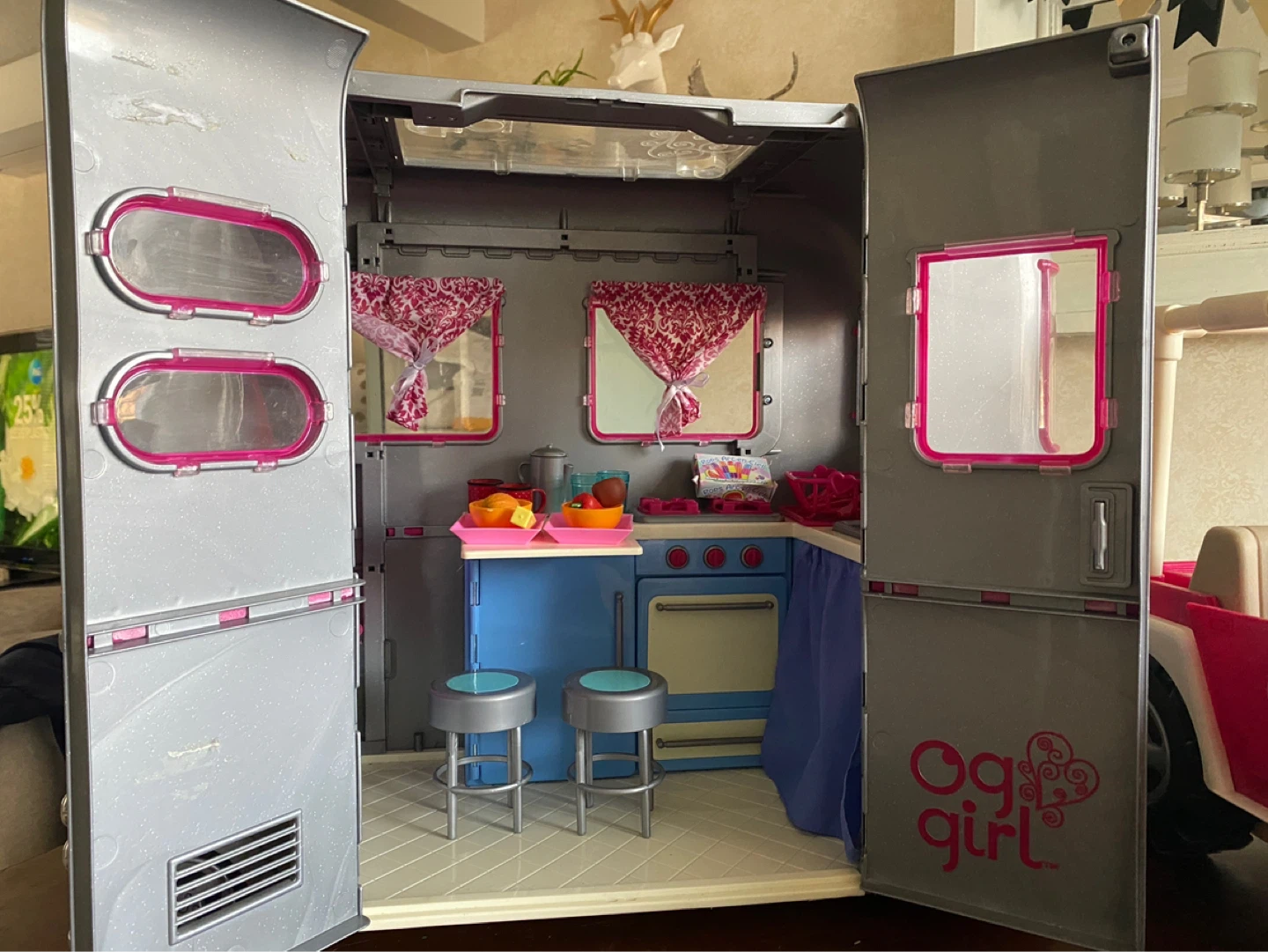 Our Generation RV Camper and Jeep Playset - photo 3