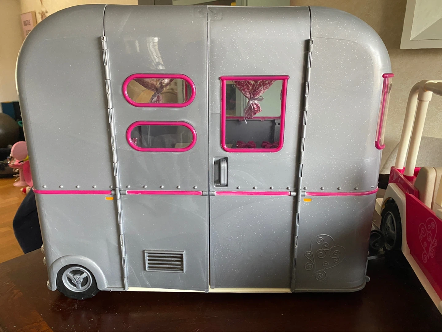 Our Generation RV Camper and Jeep Playset - photo 2