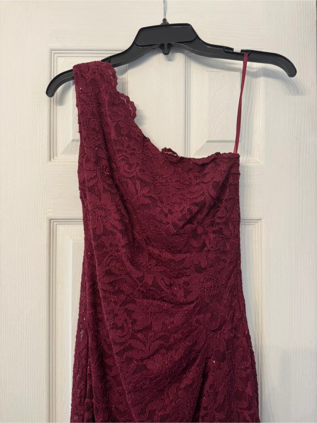 Melanie Lyne Red Lace One-Shoulder Dress Size 6