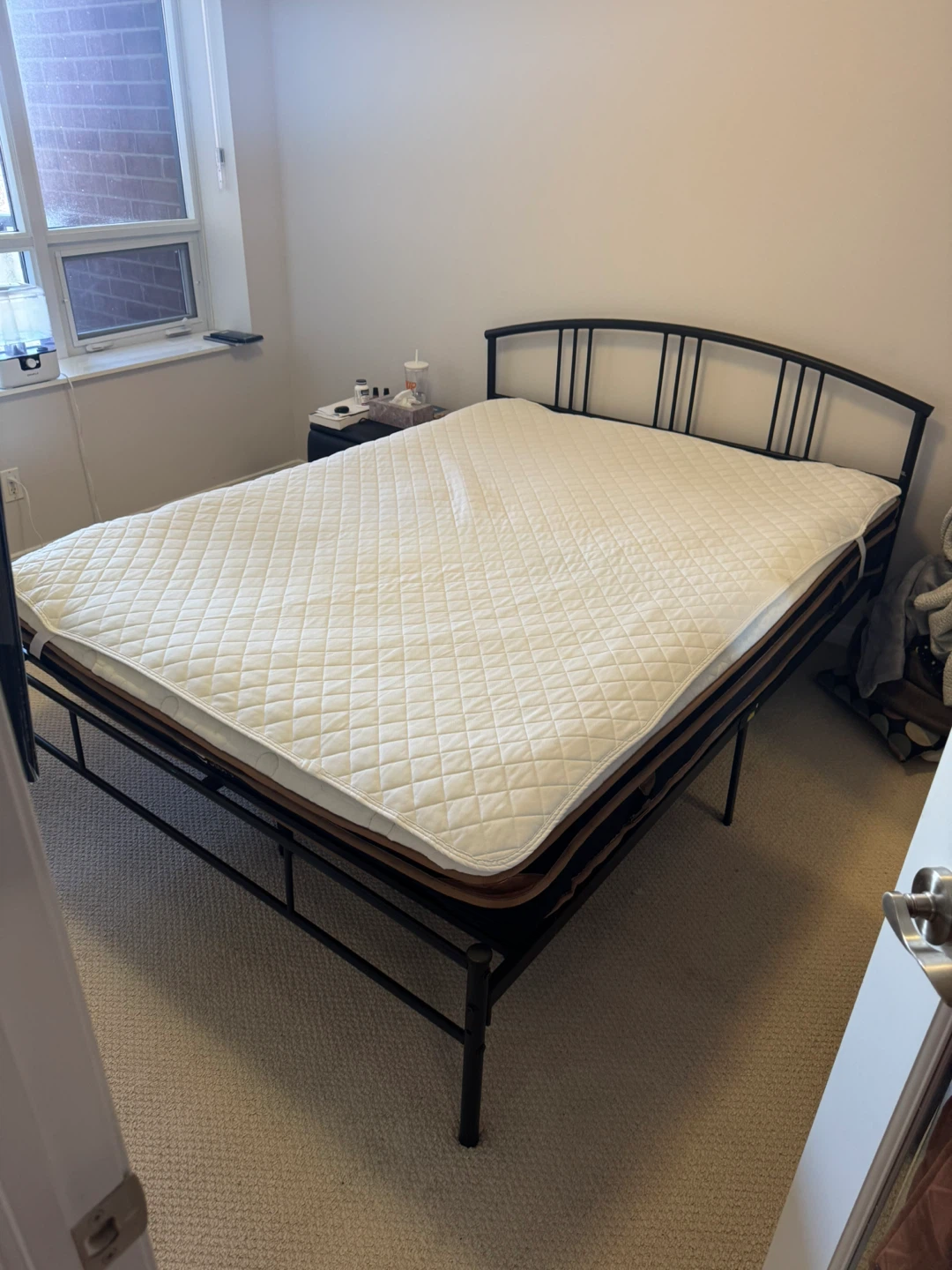 Queen Size bed frame + Mattress - photo 4