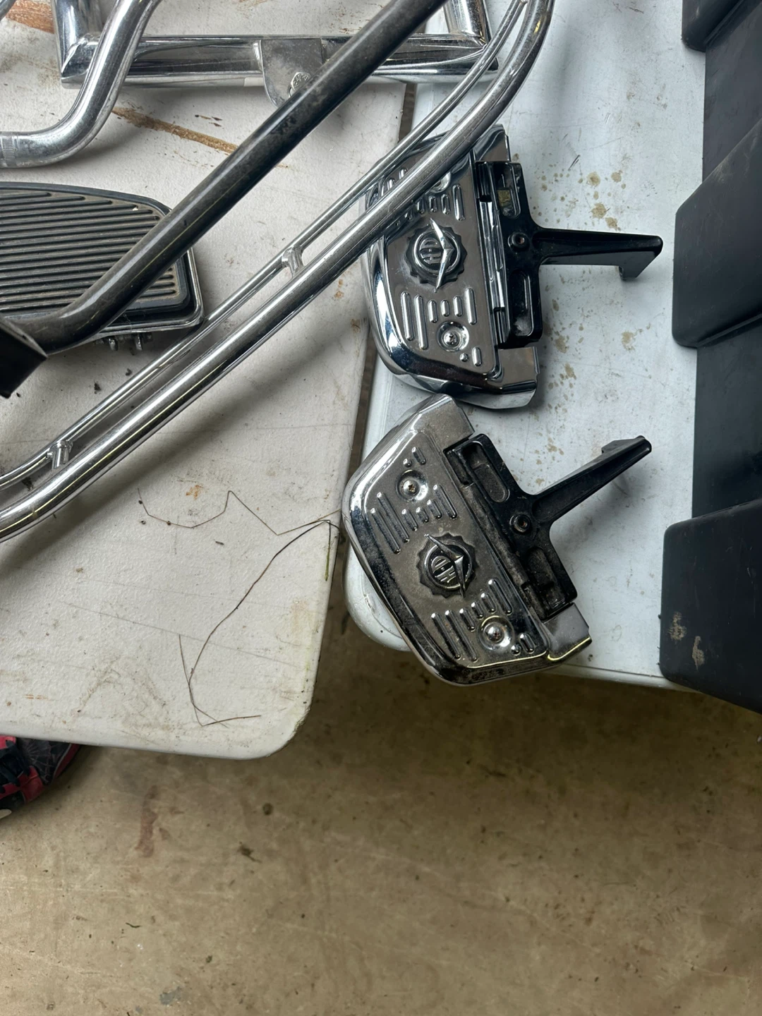 Miscellaneous Harley Davidson motorcycle parts - photo 3