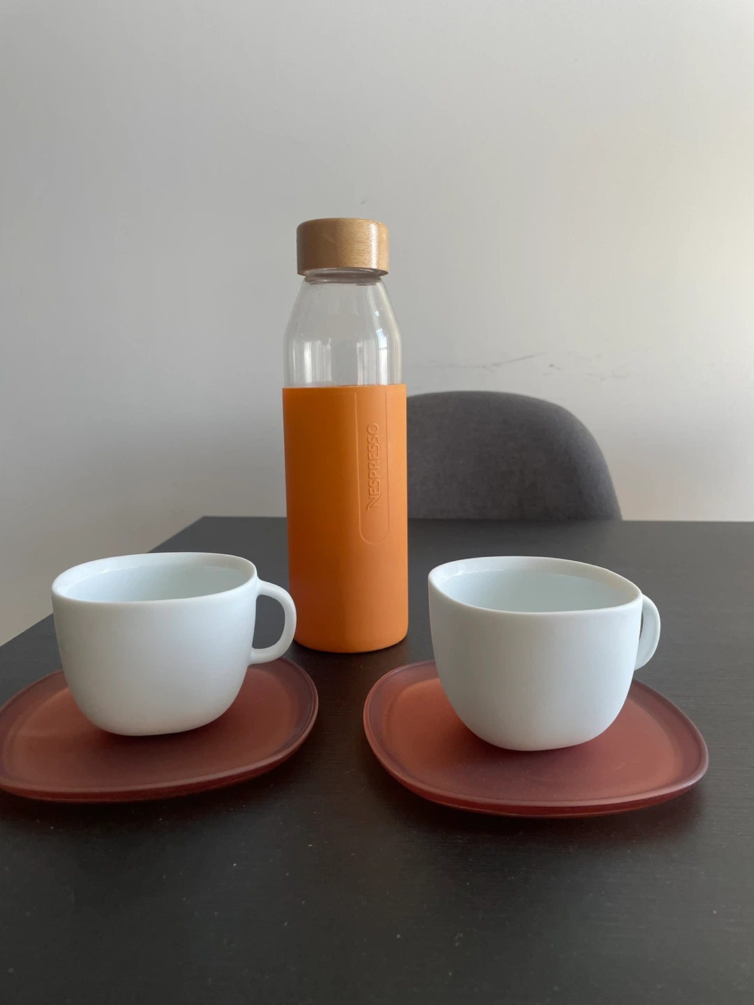 Nespresso Water Bottle with 2 Cups and Saucers