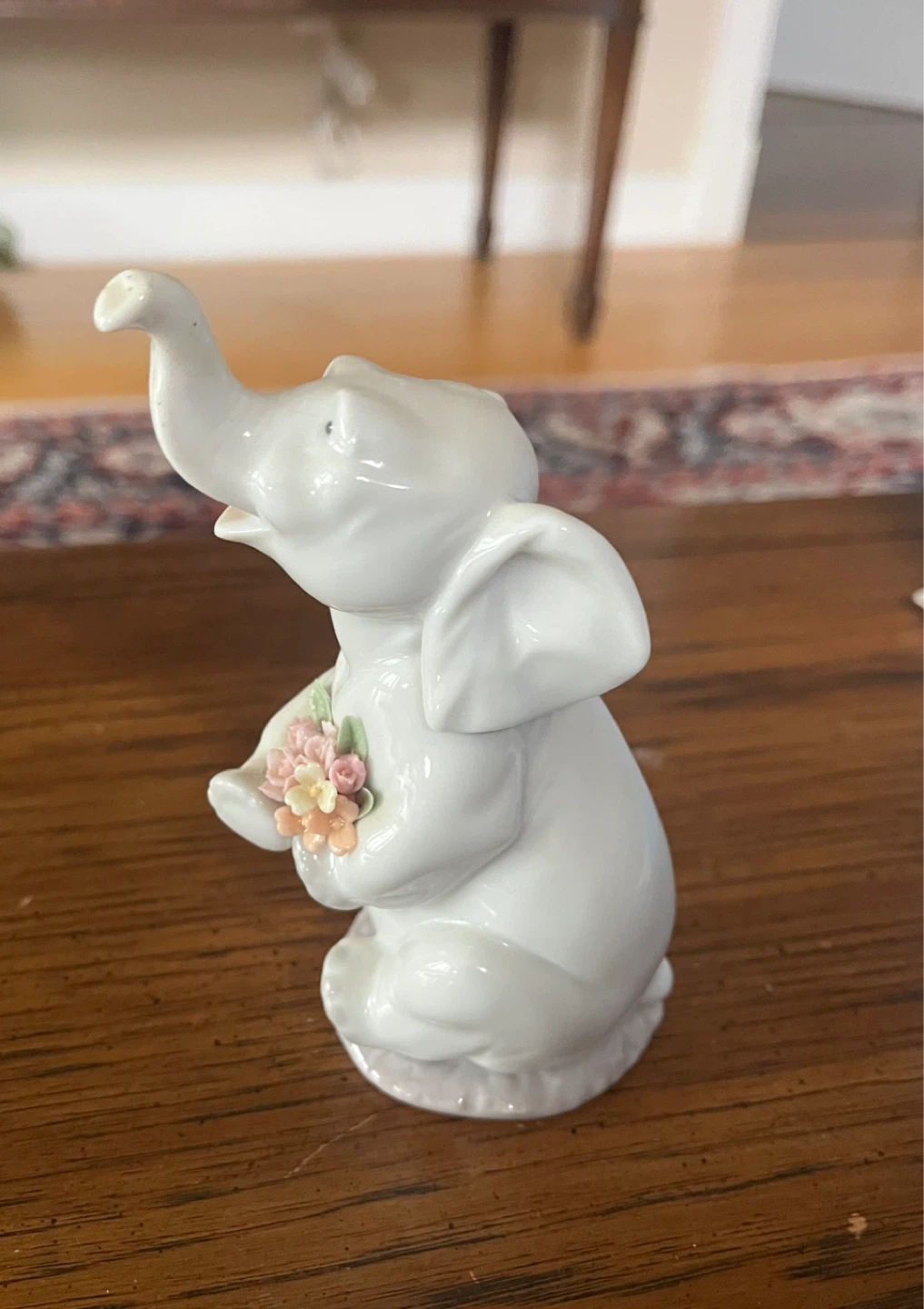 Lladro “Lucky in Love” Elephant Figurine with Flowers - photo 3